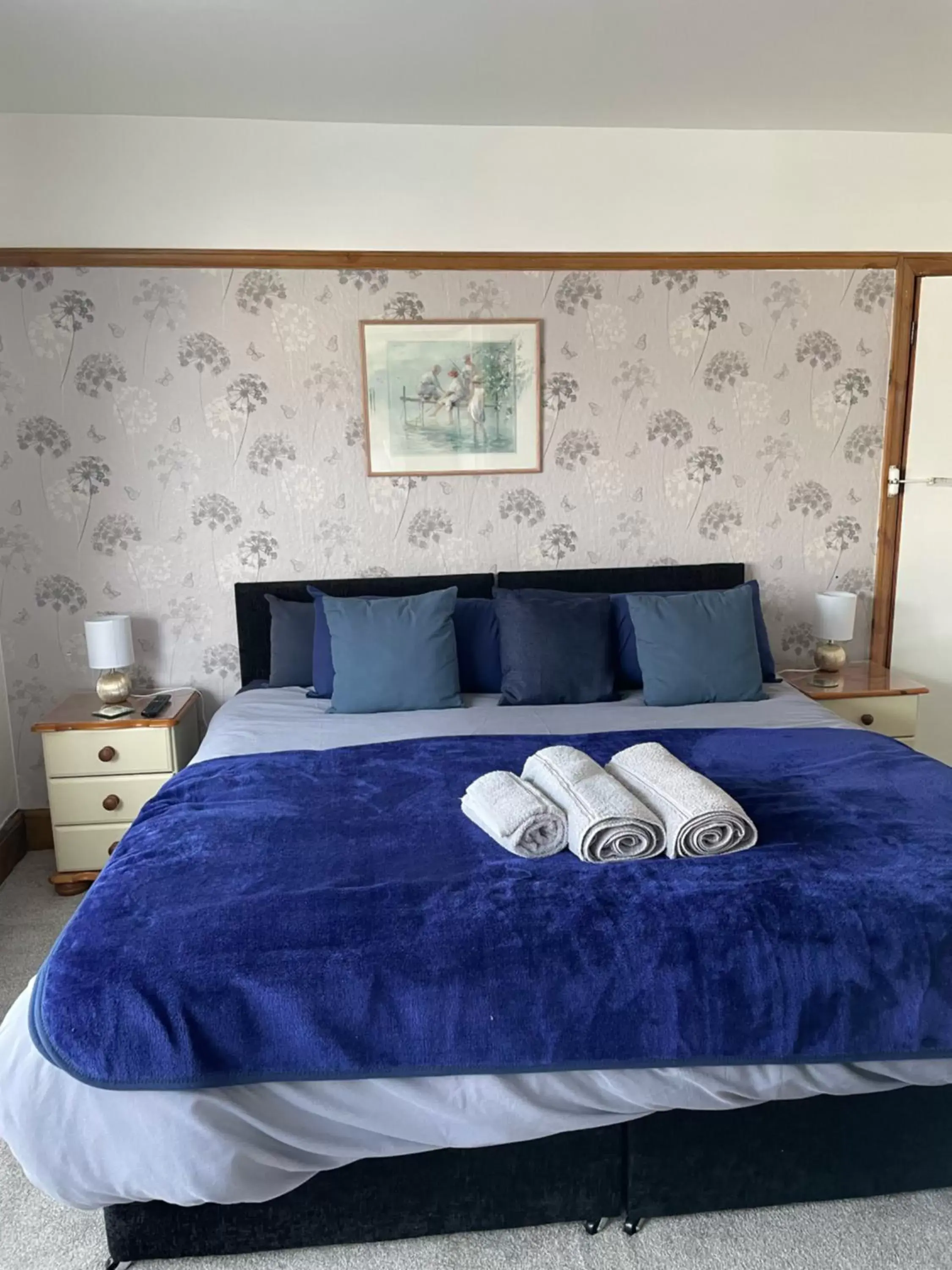 Deluxe Double or Twin Room in Whiteways Guest House Deluxe Double or Twin Room in Whiteways Guest House