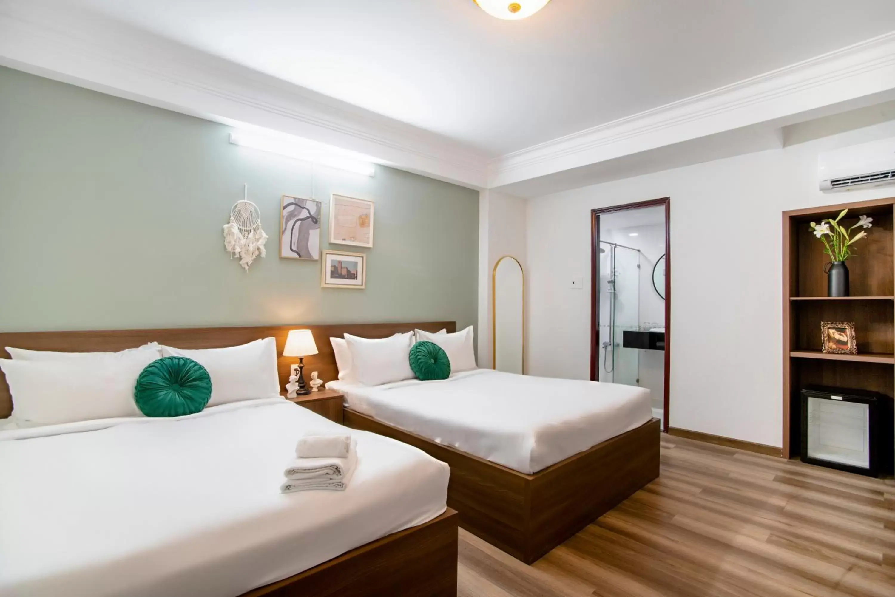 King Room with Two King Beds in SAZI BEN THANH Hotel HCM King Room with Two King Beds in SAZI BEN THANH Hotel HCM