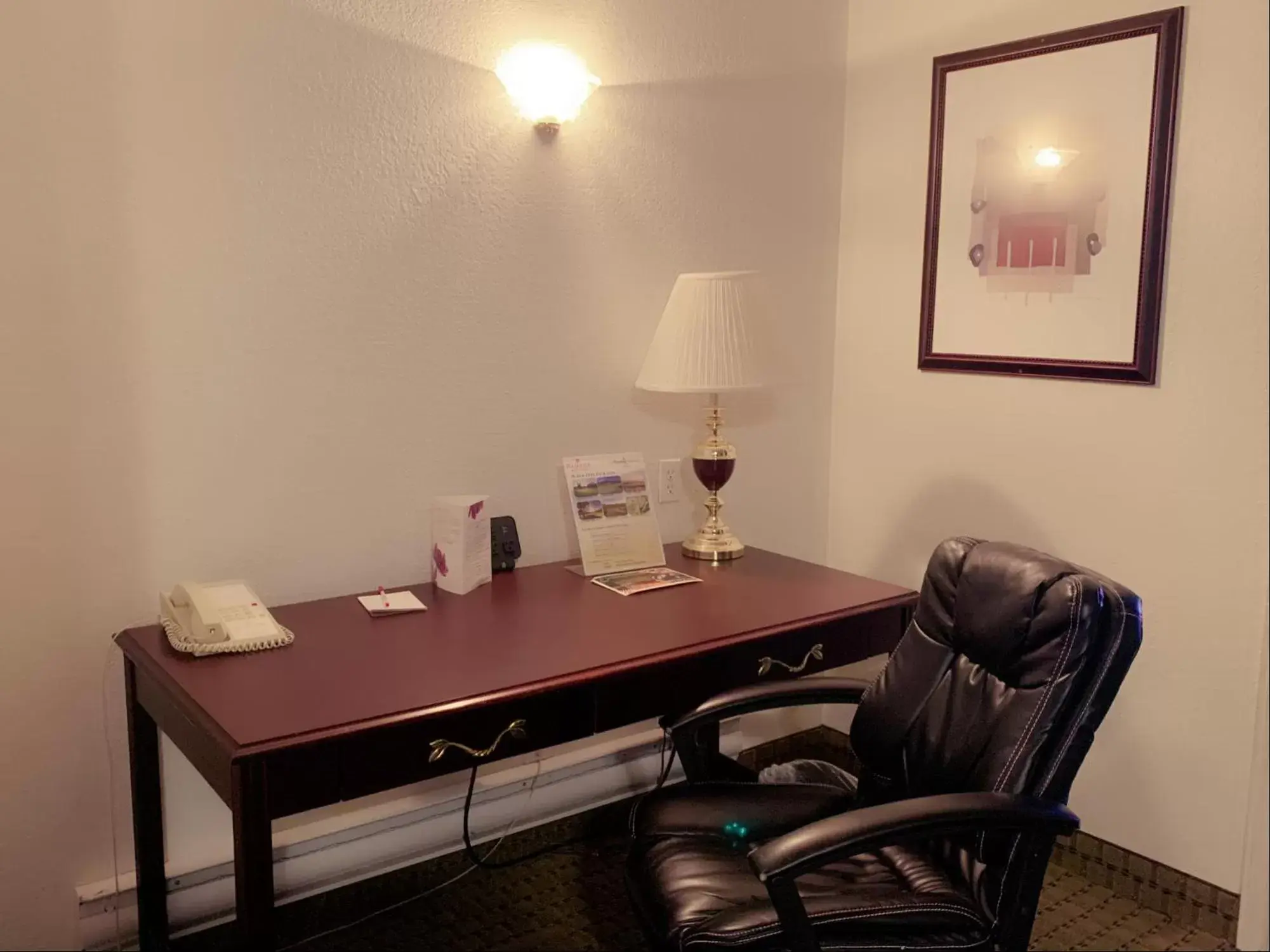 One-Bedroom Executive Business King Suite - Non-Smoking in Ramada by Wyndham Red Deer Hotel & Suites One-Bedroom Executive Business King Suite - Non-Smoking in Ramada by Wyndham Red Deer Hotel & Suites