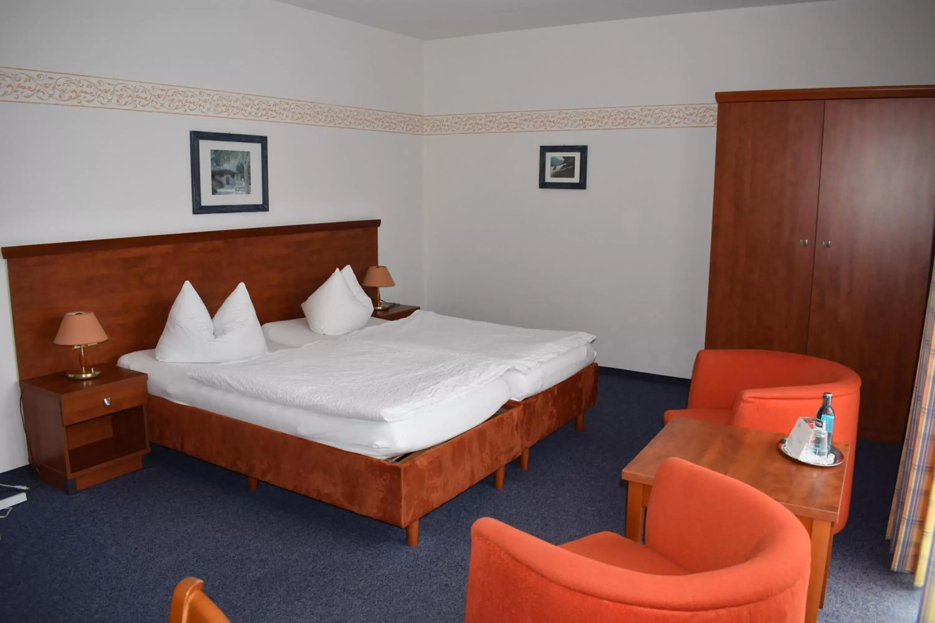 Triple Room in Hotel garni "Am Hafen" Triple Room in Hotel garni "Am Hafen"