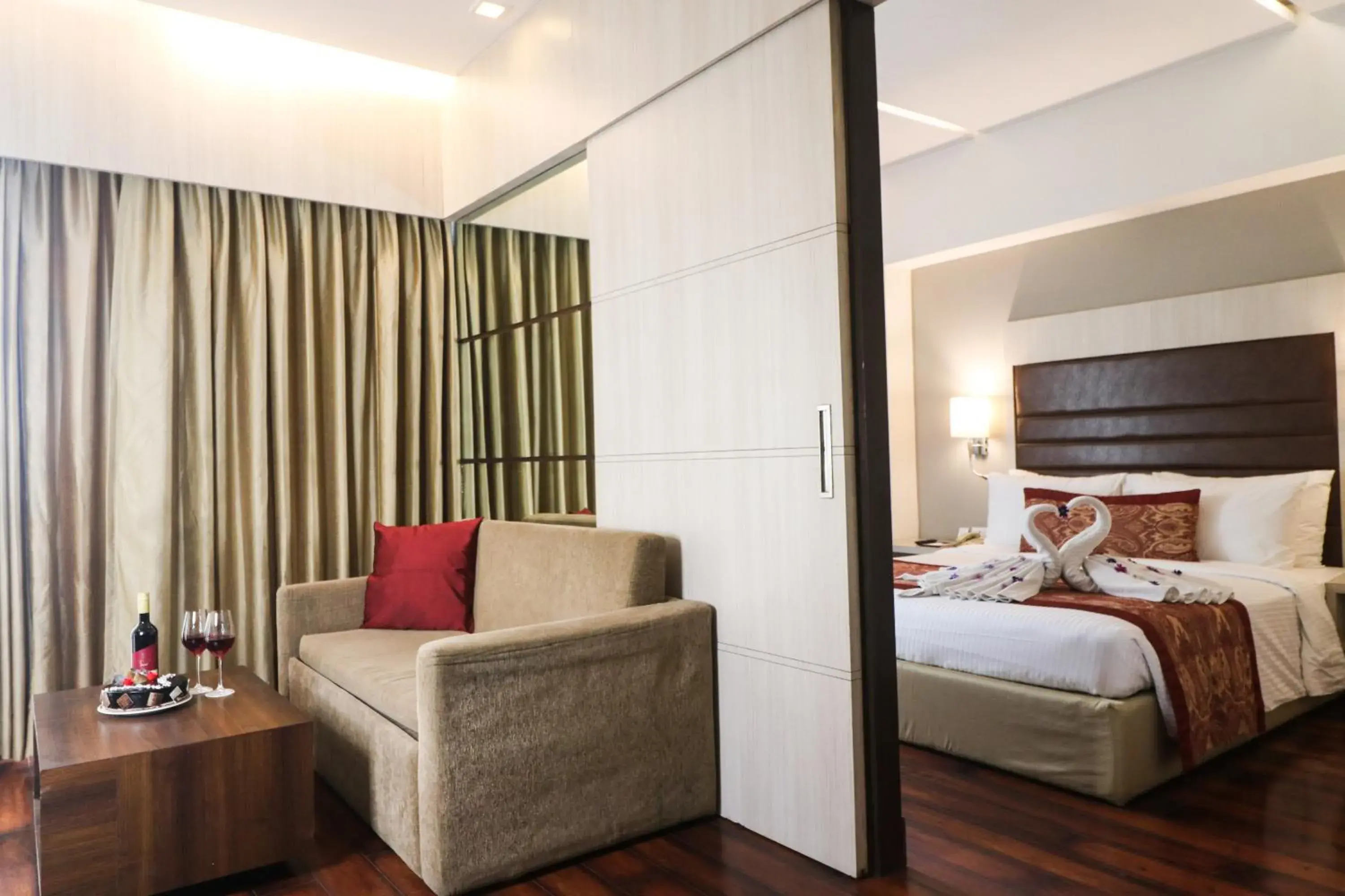Suite - 1 Double Bed in Mahagun Sarovar Portico Suites Ghaziabad Suite - 1 Double Bed in Mahagun Sarovar Portico Suites Ghaziabad