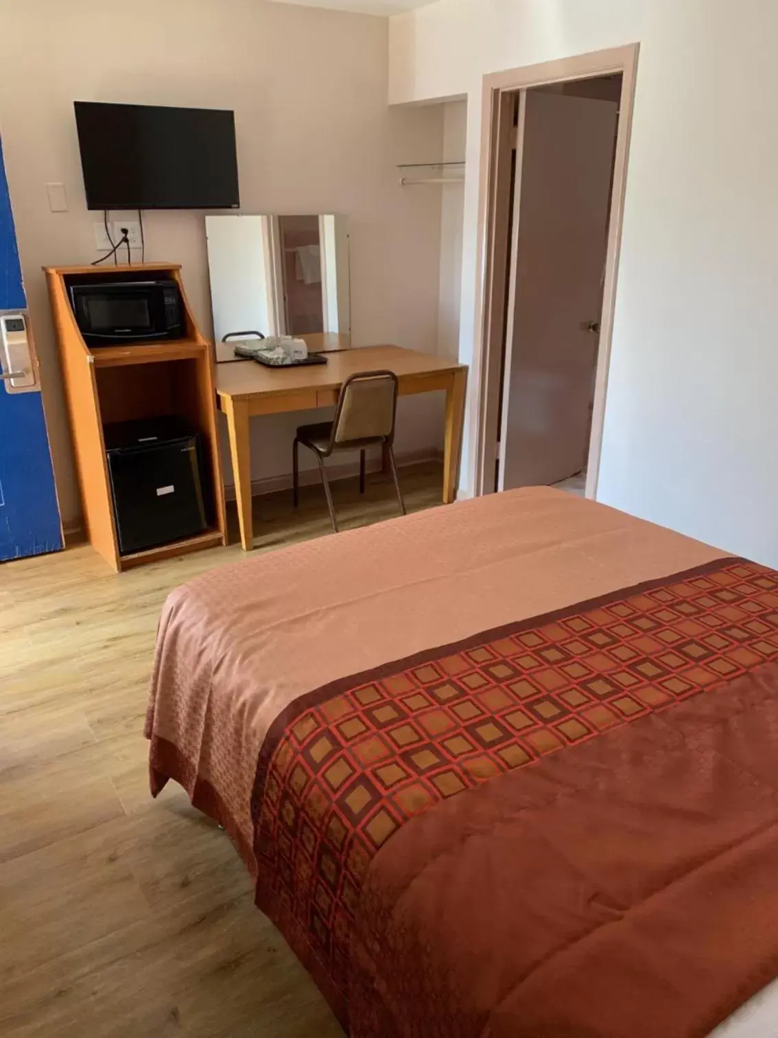 Standard Room - Non-Smoking in Towne Inn Standard Room - Non-Smoking in Towne Inn