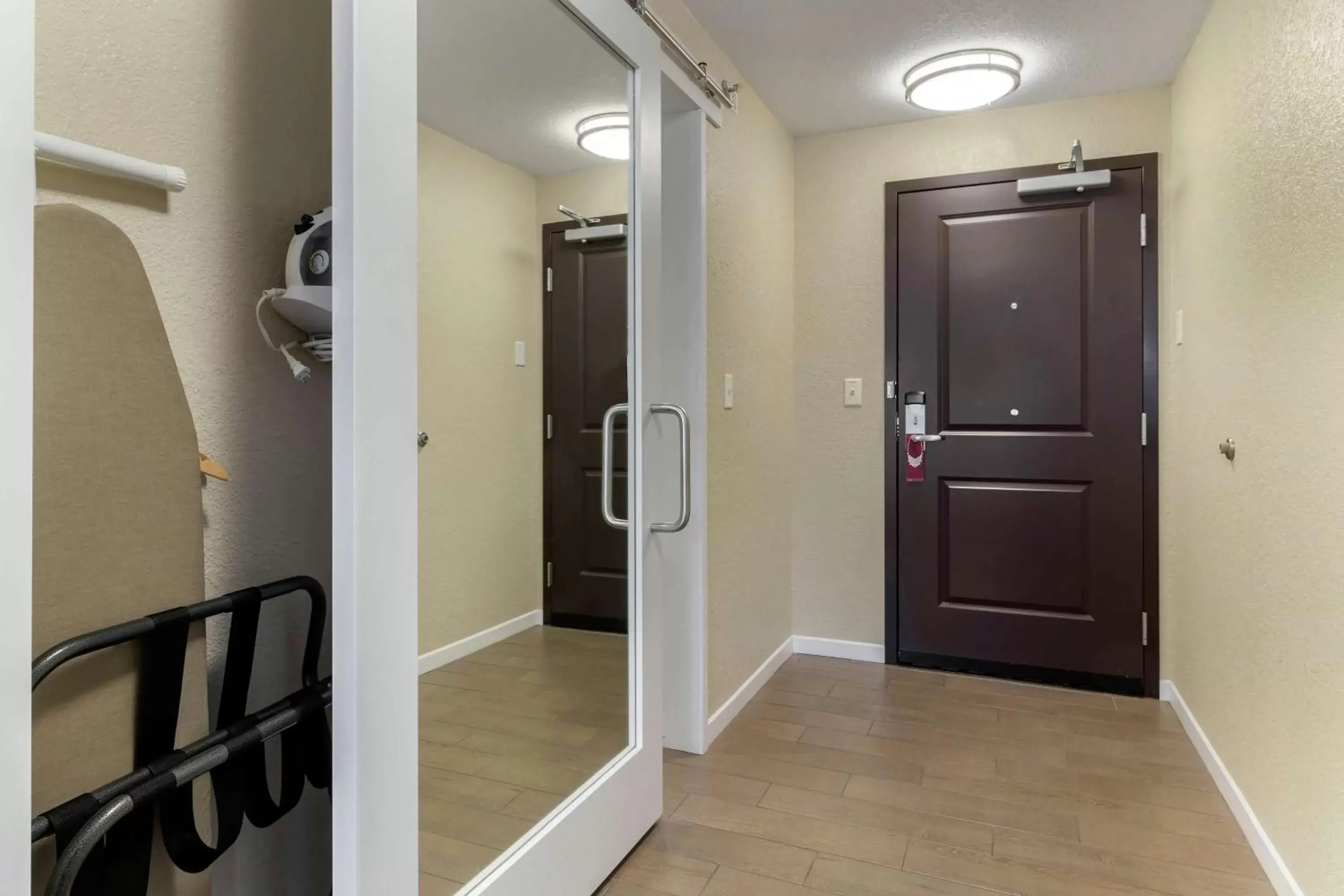 Queen Room with Two Queen Beds - Mobility/Hearing Accessible in Hampton Inn Green Bay Downtown Queen Room with Two Queen Beds - Mobility/Hearing Accessible in Hampton Inn Green Bay Downtown