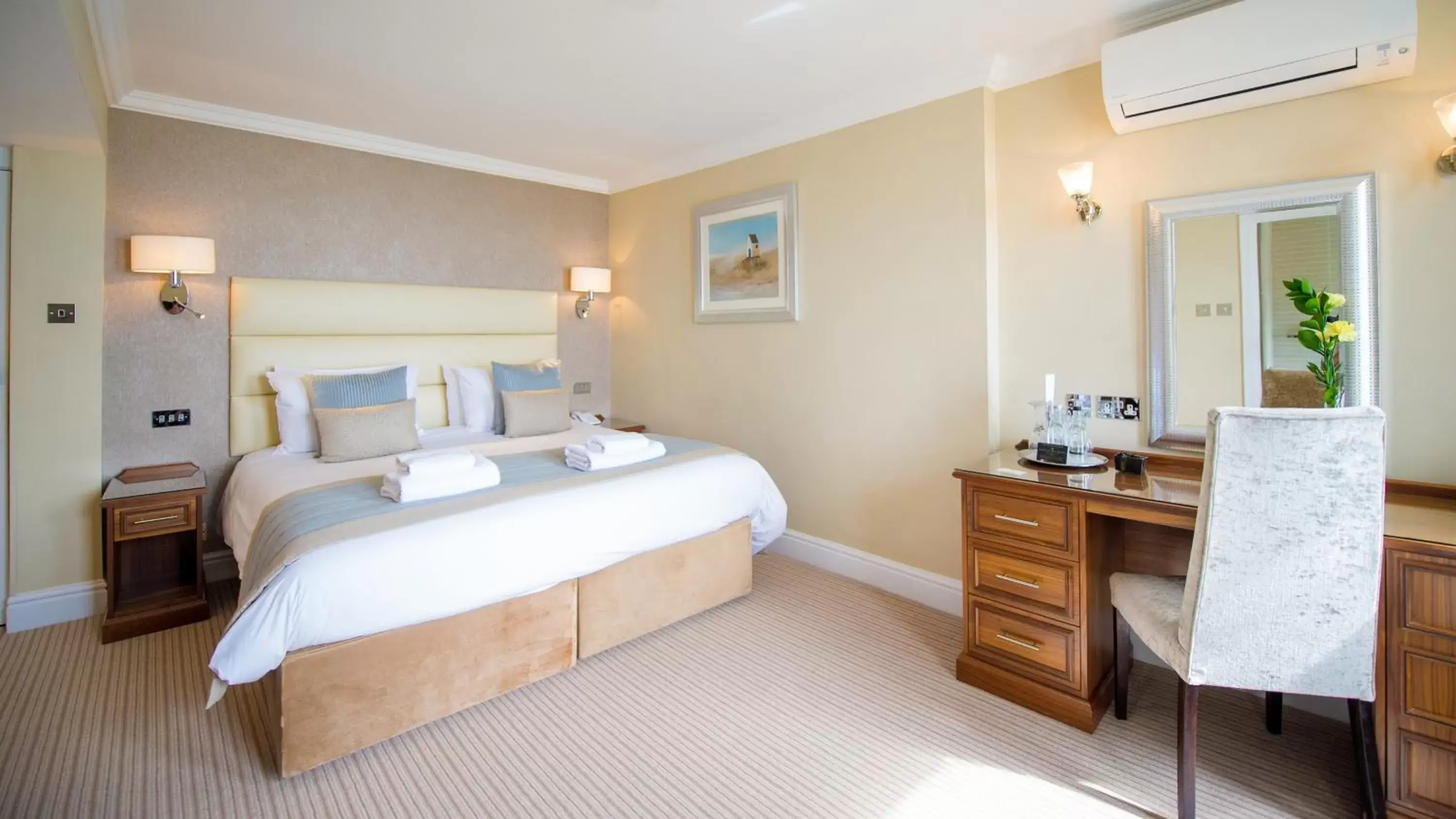 Double or Twin Room with Sea View in The Carlyon Bay Hotel and Spa Double or Twin Room with Sea View in The Carlyon Bay Hotel and Spa