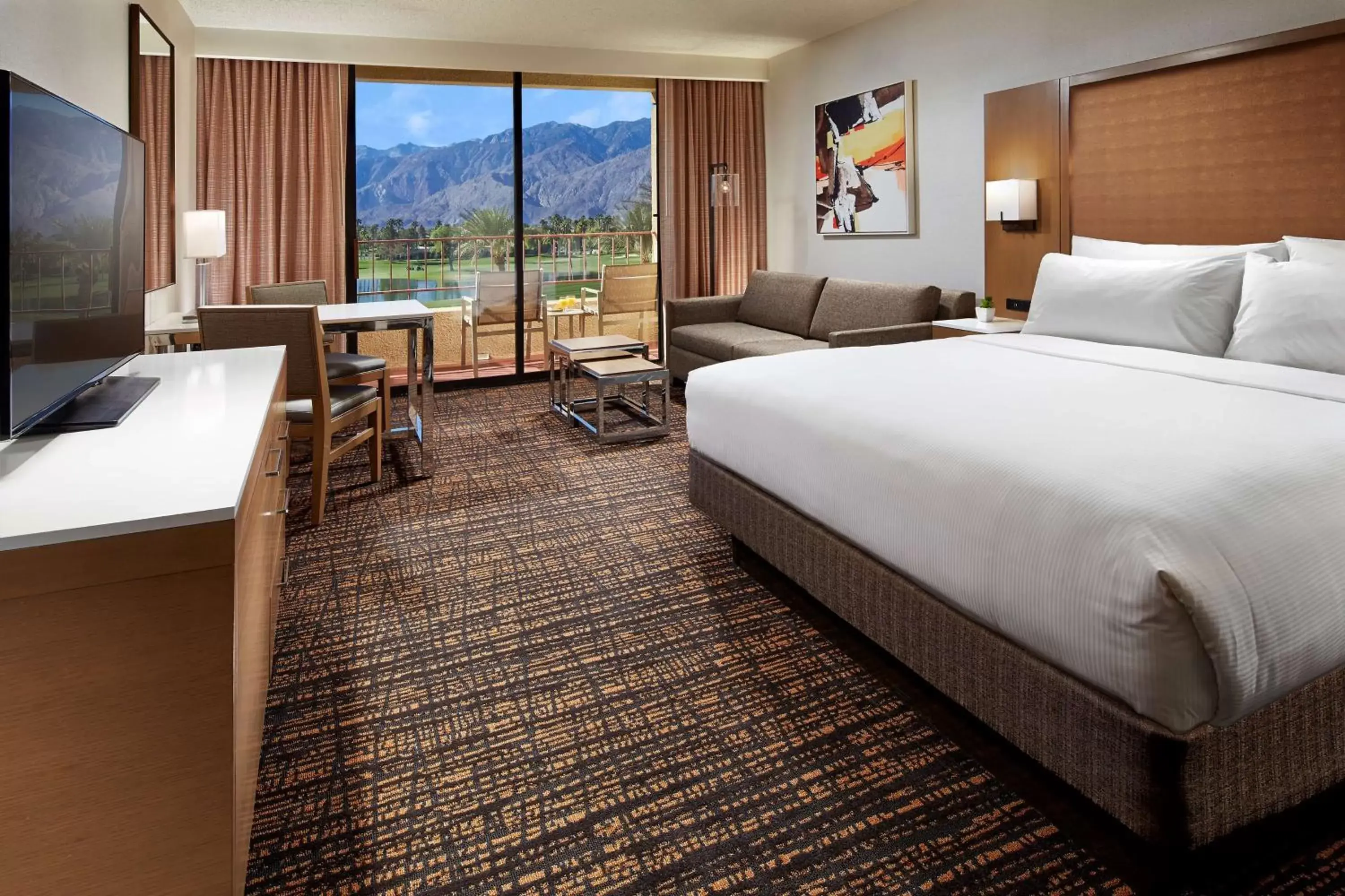 King Room in DoubleTree by Hilton Golf Resort Palm Springs King Room in DoubleTree by Hilton Golf Resort Palm Springs