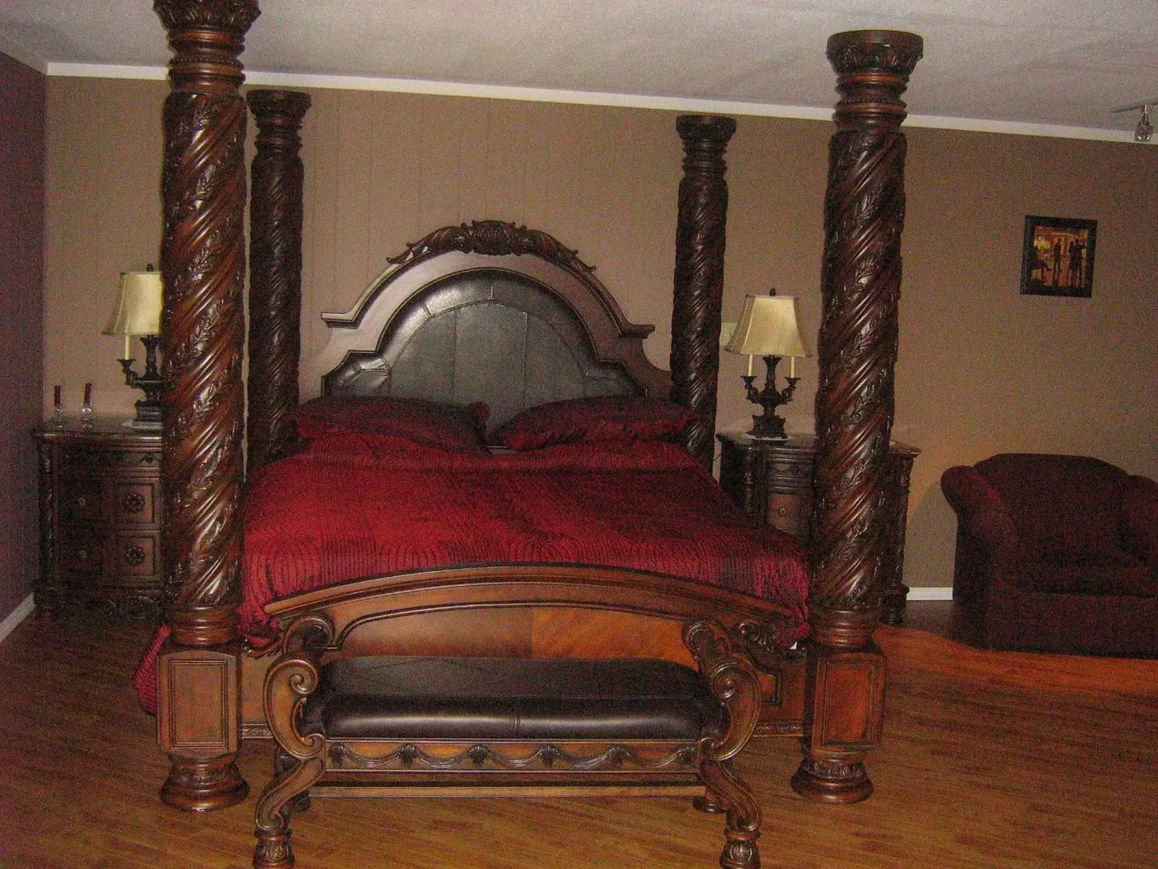 Parkway Motel & European Lodges Parkway Motel & European Lodges