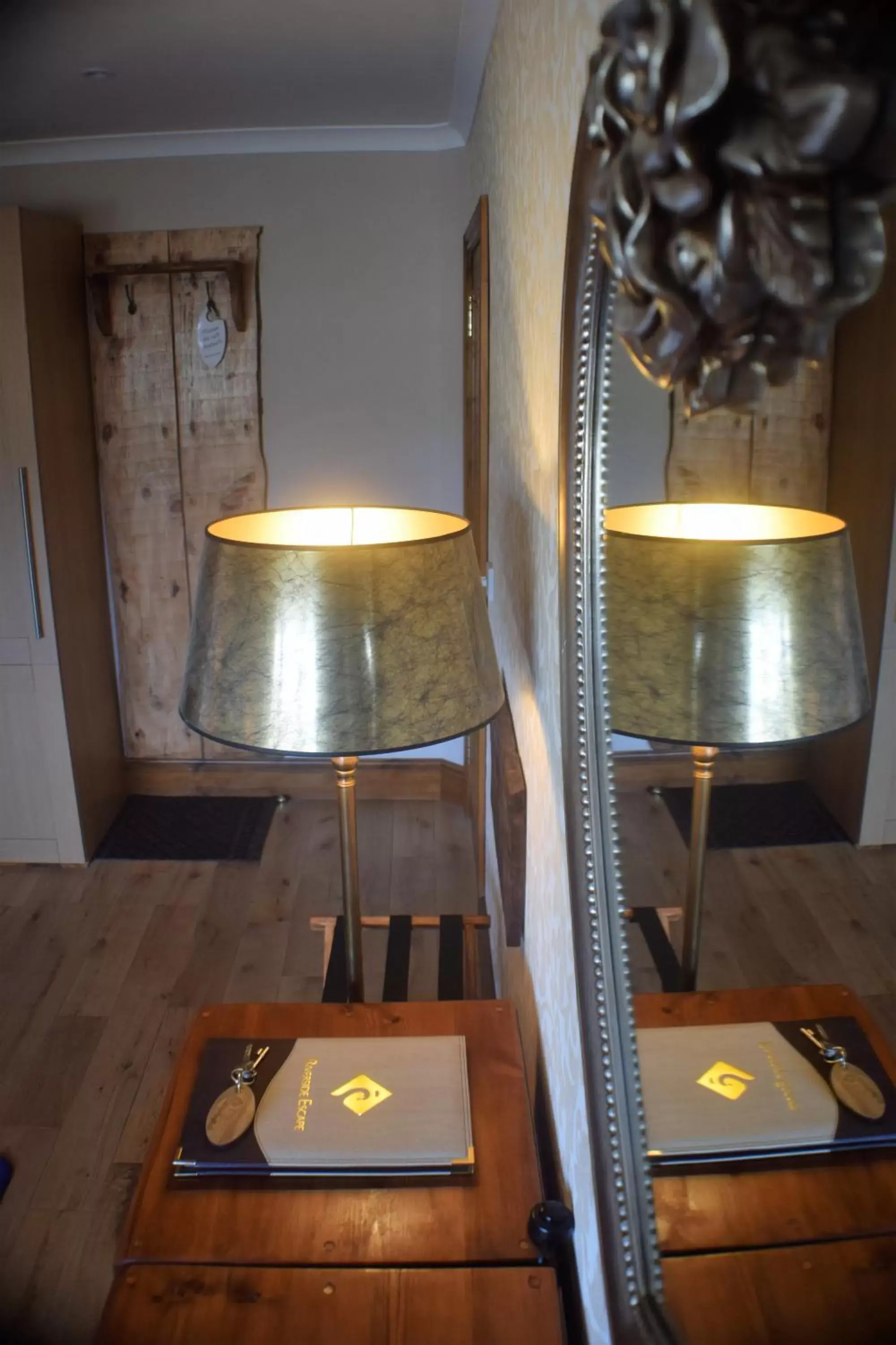 King Room with Mountain View in Riverside Escape King Room with Mountain View in Riverside Escape