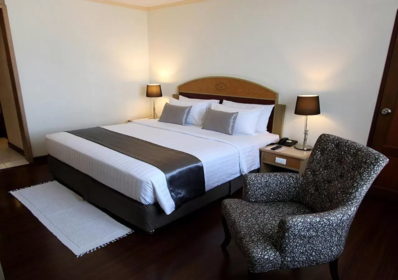 Deluxe Double Room in Grand Tower Inn Rama 6 Deluxe Double Room in Grand Tower Inn Rama 6