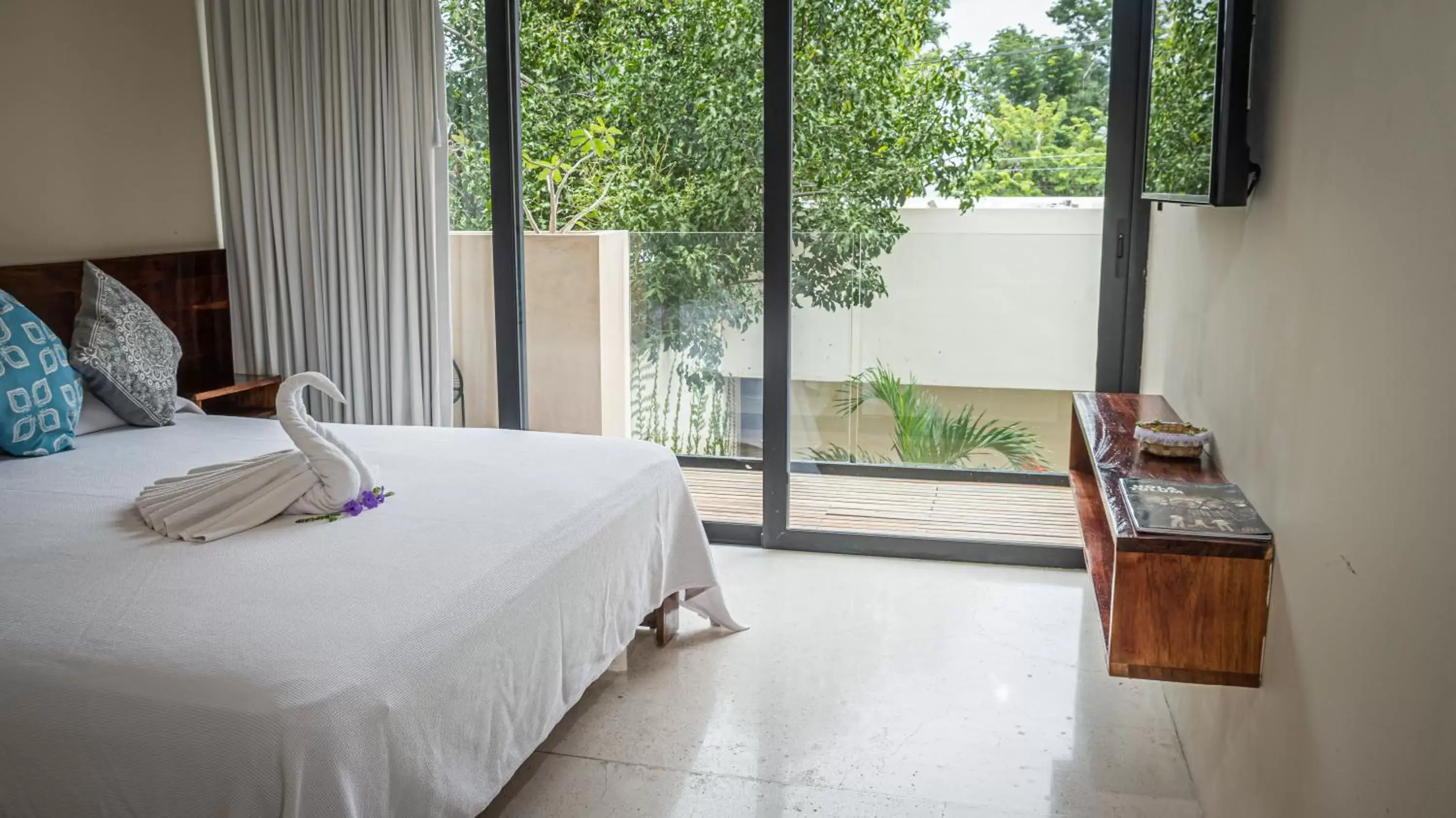 Deluxe King Room in Moonshine Tulum Hotel & Hostel Deluxe King Room in Moonshine Tulum Hotel & Hostel