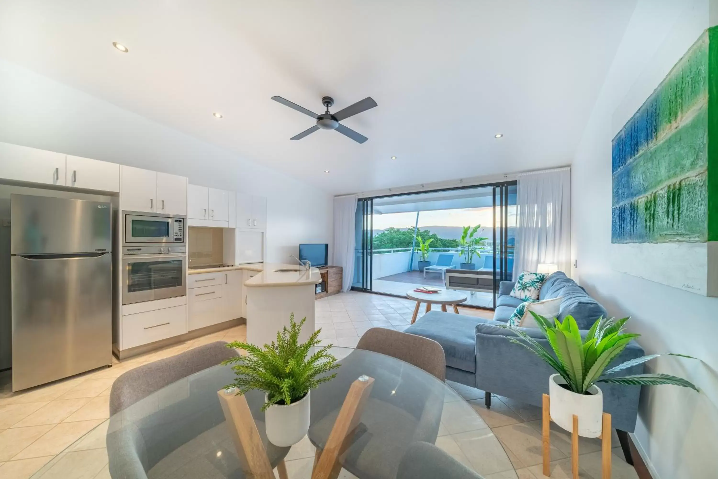 Two-Bedroom Penthouse Apartment in Saltwater Luxury Apartments Two-Bedroom Penthouse Apartment in Saltwater Luxury Apartments