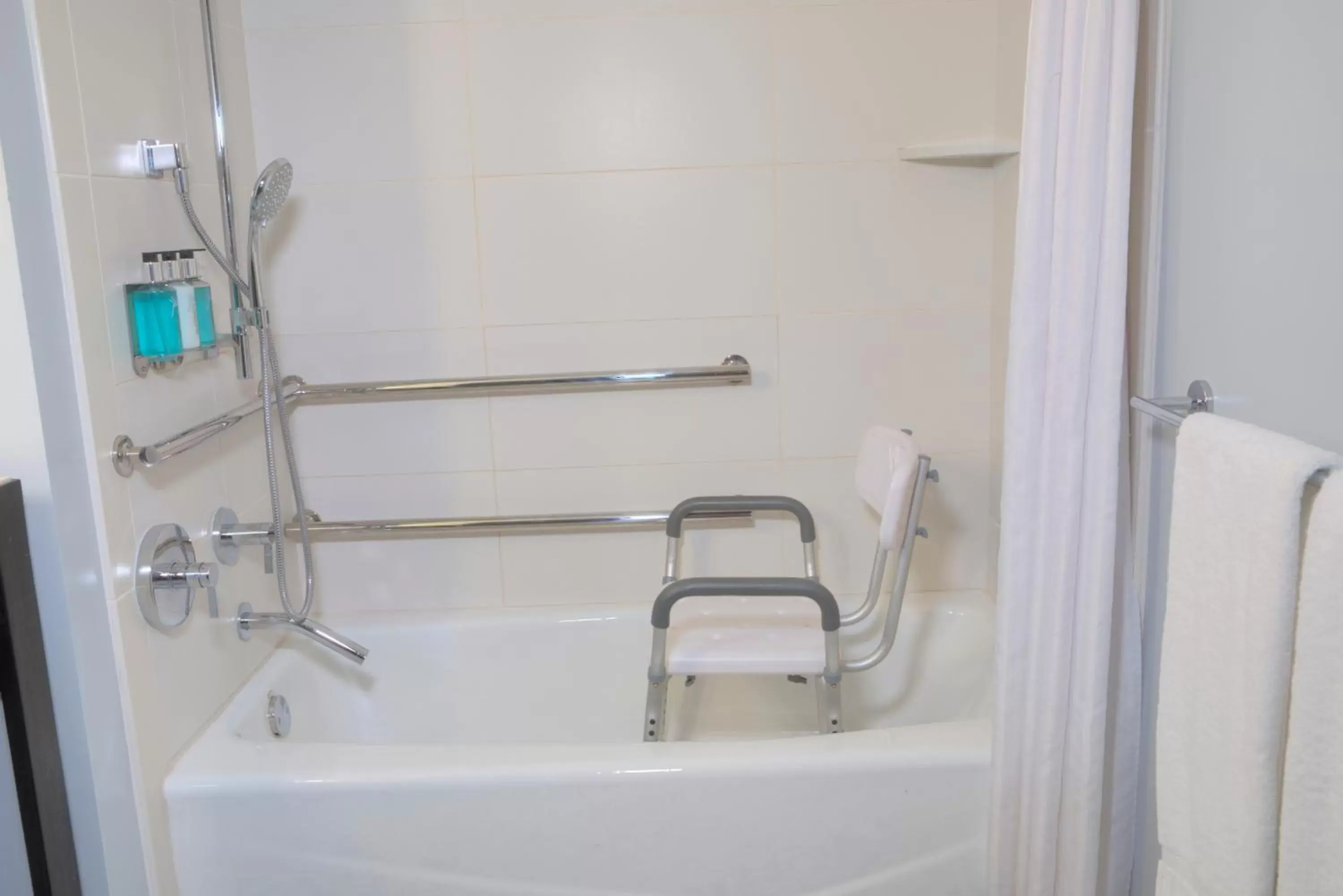 Quadruple Room - Disability Access in Paradise Point Resort & Spa Quadruple Room - Disability Access in Paradise Point Resort & Spa