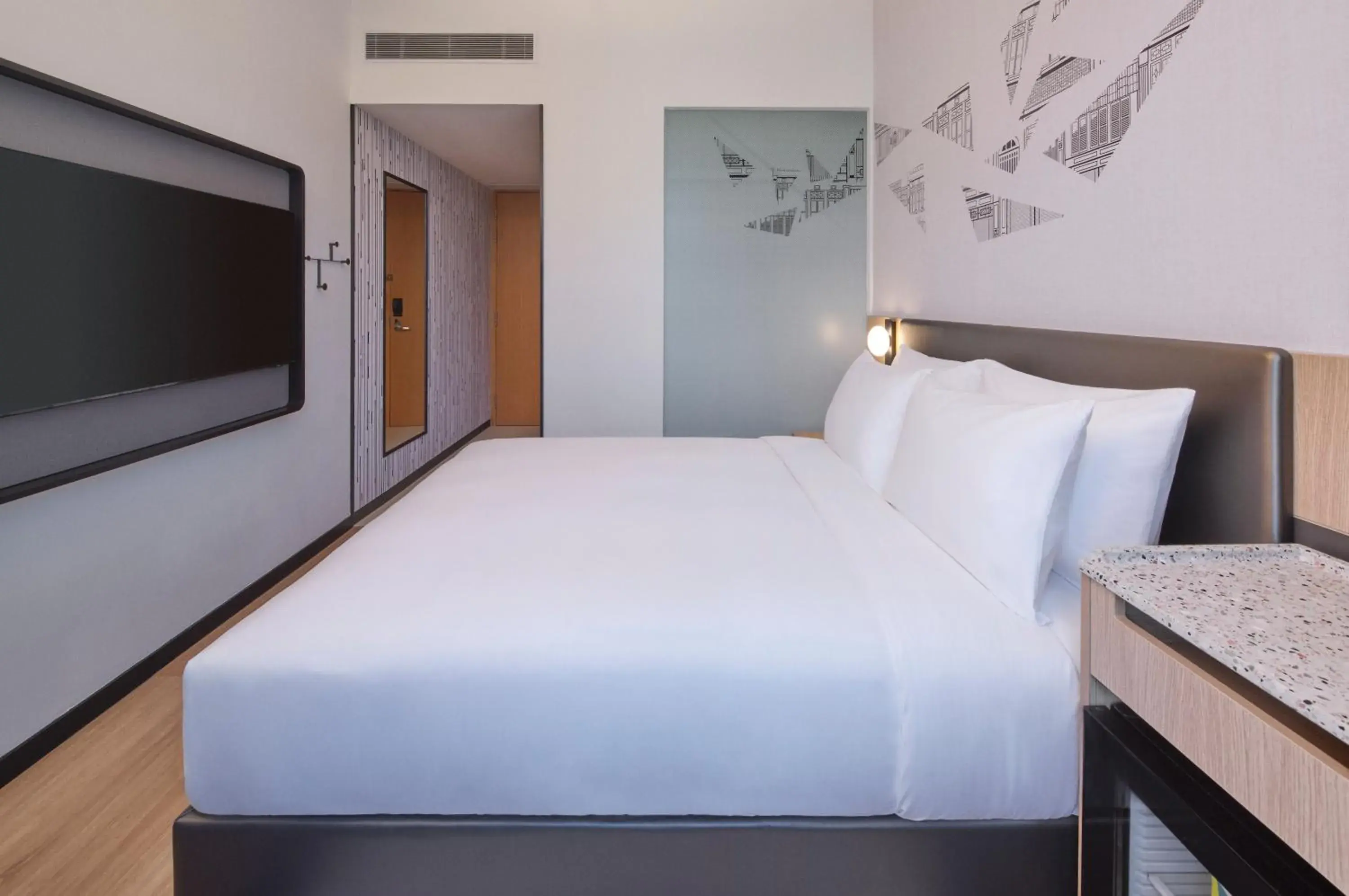 Breezy, Guest room, 1 King, East Wing in Aloft Singapore Novena Breezy, Guest room, 1 King, East Wing in Aloft Singapore Novena