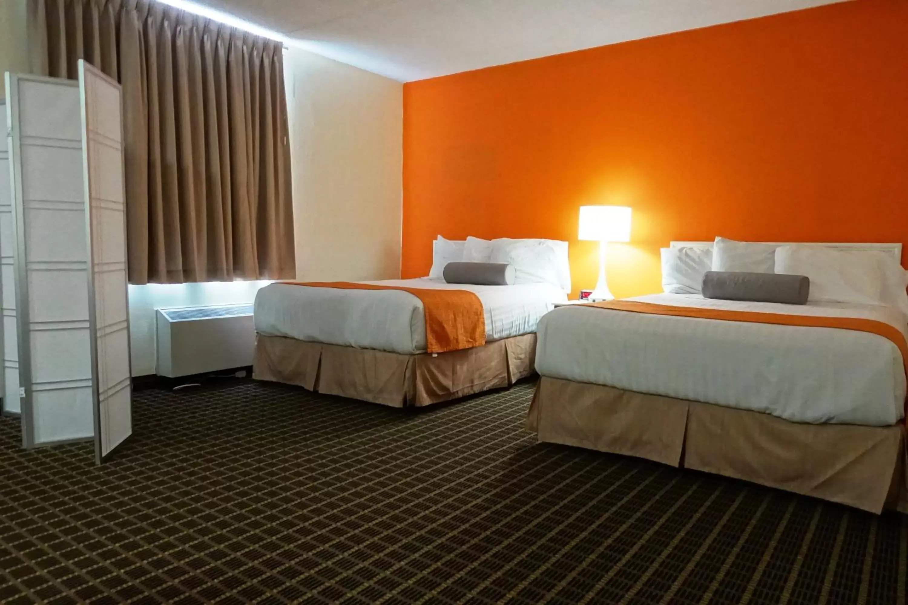 Studio Suite with Two Queen Beds - Non-Smoking in Howard Johnson by Wyndham Tillsonburg Studio Suite with Two Queen Beds - Non-Smoking in Howard Johnson by Wyndham Tillsonburg