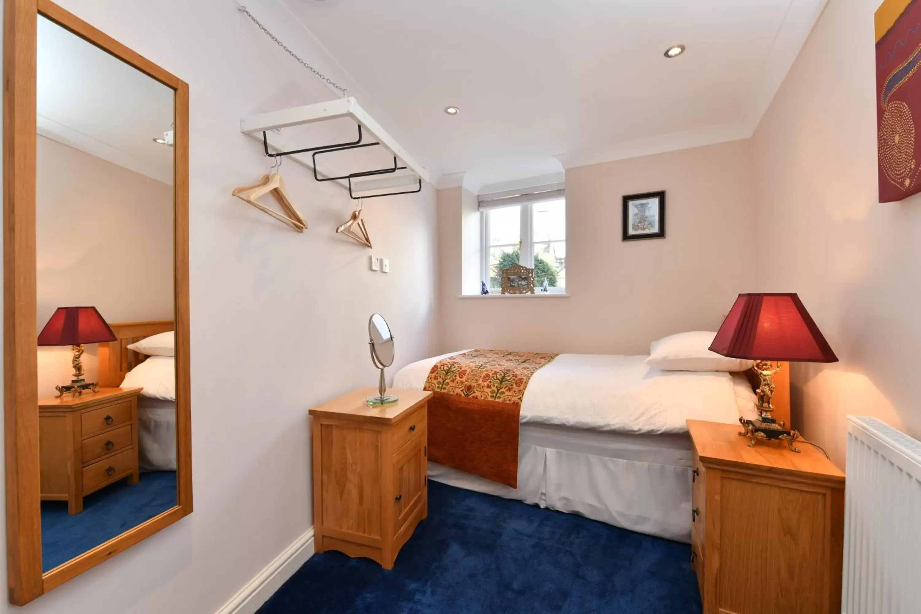 Small Single Room in Heritage Bed and Breakfast Small Single Room in Heritage Bed and Breakfast