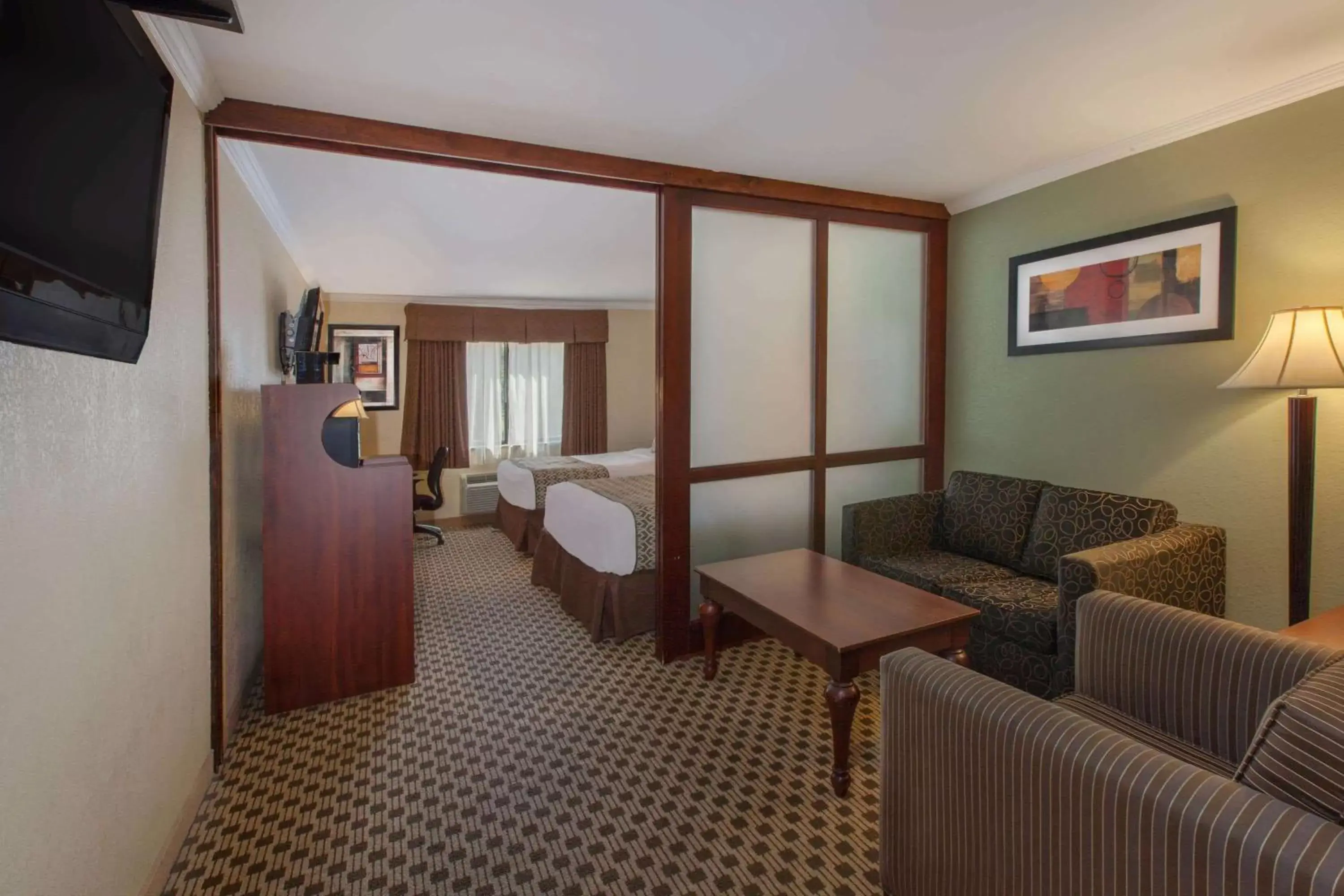 One Bedroom Suite with Two Double Beds Non Smoking in Baymont by Wyndham Pompton Plains/Wayne One Bedroom Suite with Two Double Beds Non Smoking in Baymont by Wyndham Pompton Plains/Wayne