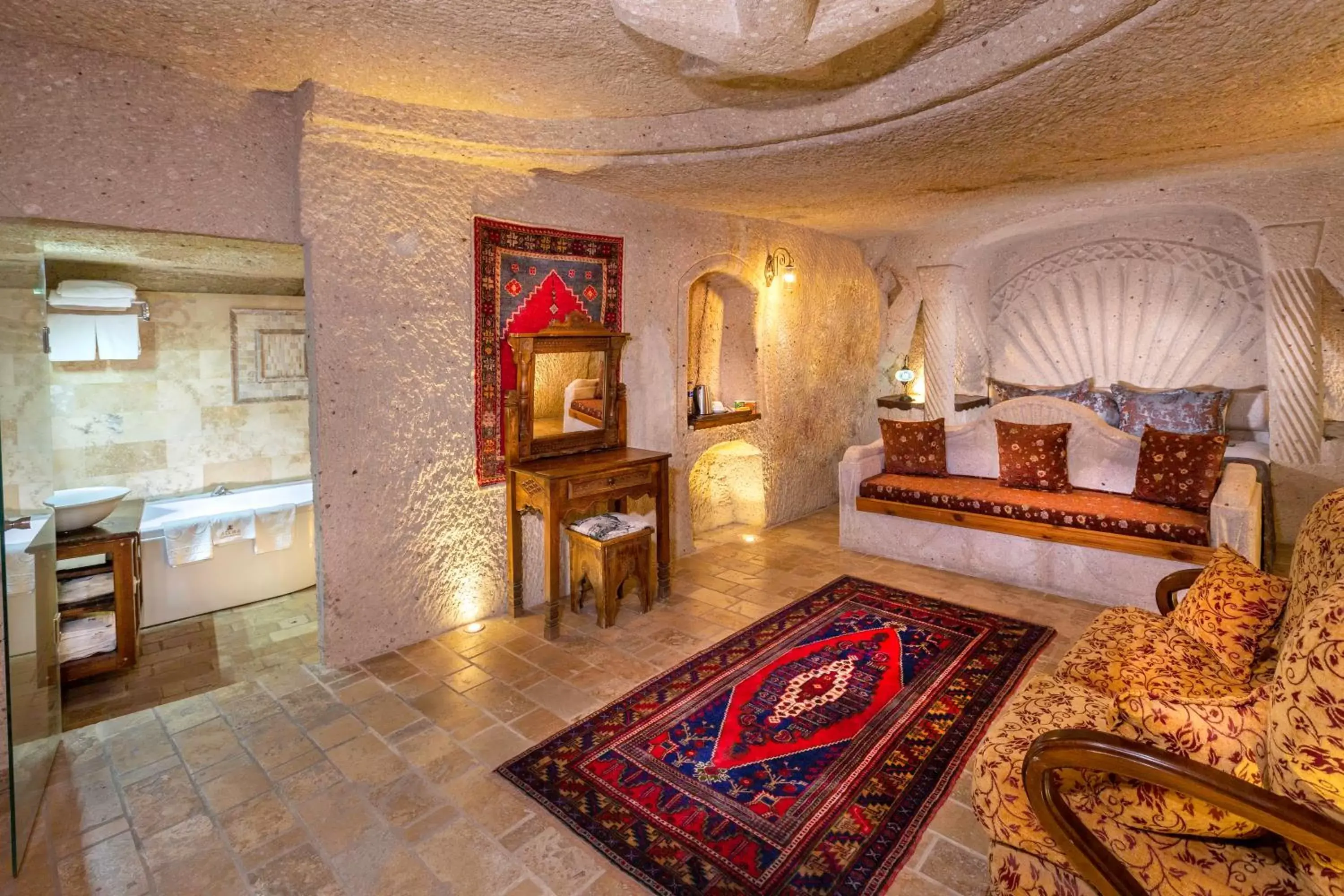 King Suite in Adora Cave Suites - King Suite in Adora Cave Suites -