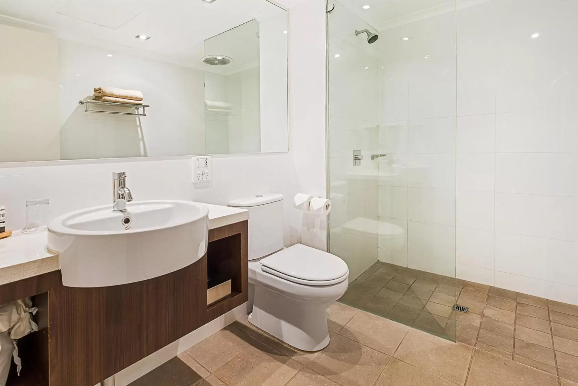 Superior Garden Room in Karratha International Hotel Superior Garden Room in Karratha International Hotel