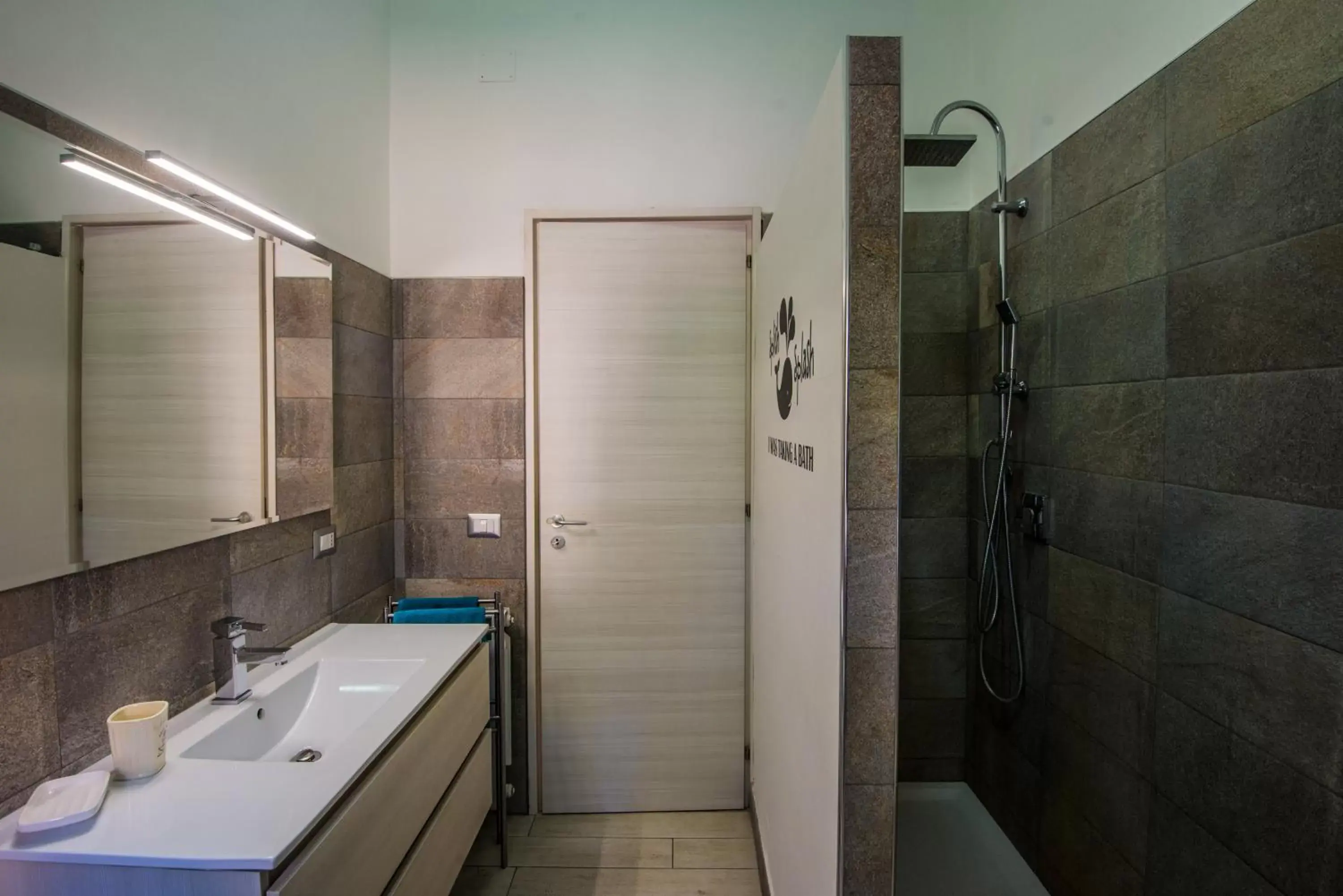 Large Double Room in Maison De Revel Large Double Room in Maison De Revel