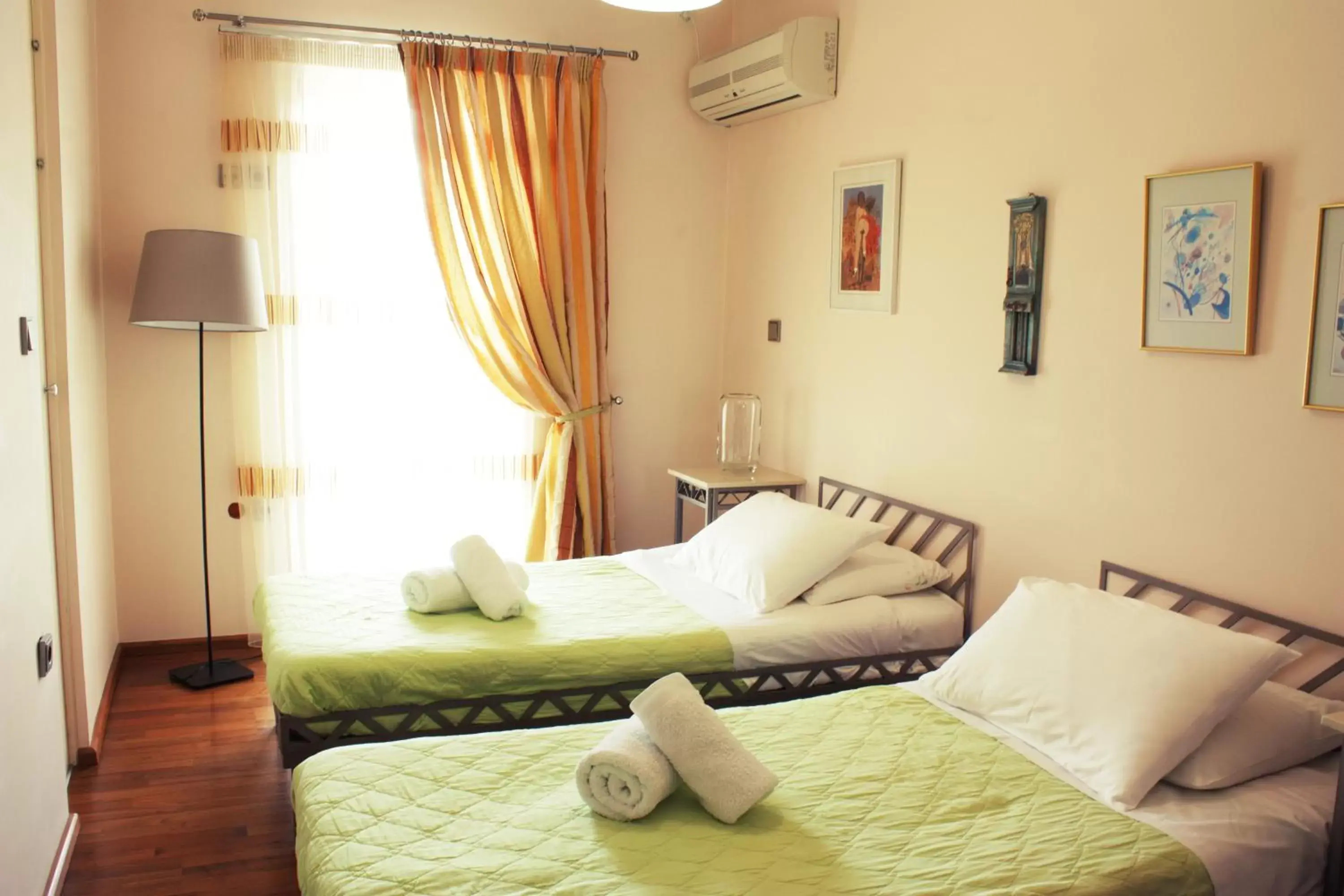 Twin Room with Balcony in Veggie Garden Athens B&B Twin Room with Balcony in Veggie Garden Athens B&B