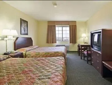 Queen Room with Two Queen Beds - Non-Smoking in Super 8 by Wyndham Burleson Fort Worth Area Queen Room with Two Queen Beds - Non-Smoking in Super 8 by Wyndham Burleson Fort Worth Area