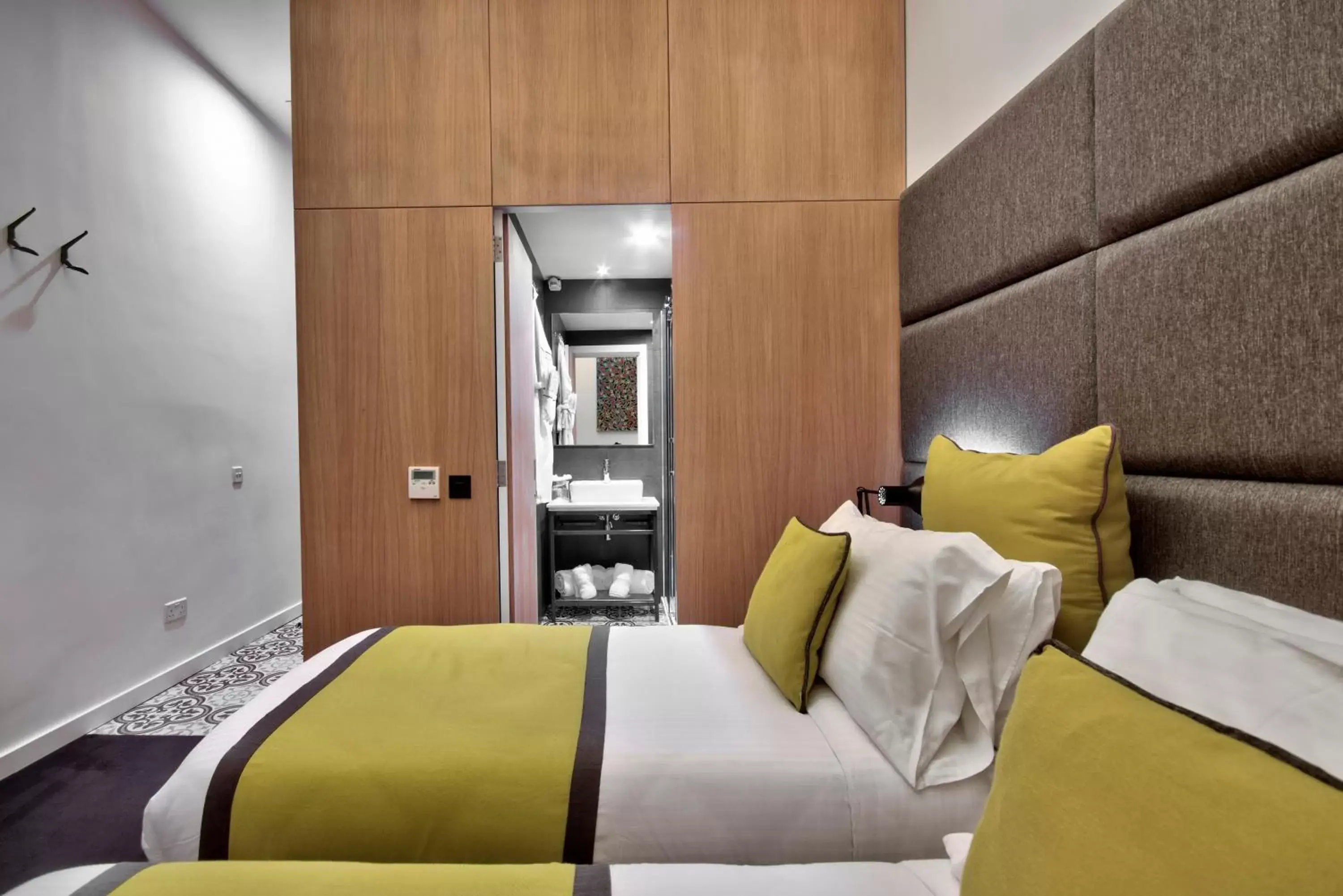 Deluxe Double or Twin Room in Ursulino Valletta Deluxe Double or Twin Room in Ursulino Valletta