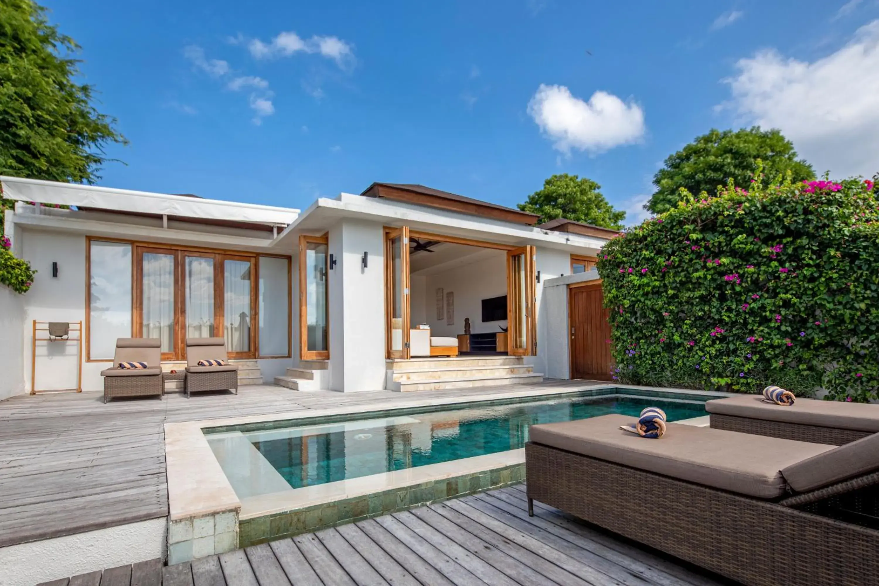 Two Unit One-Bedroom Interconnecting Villa in Kokomo Resort Gili Gede Two Unit One-Bedroom Interconnecting Villa in Kokomo Resort Gili Gede