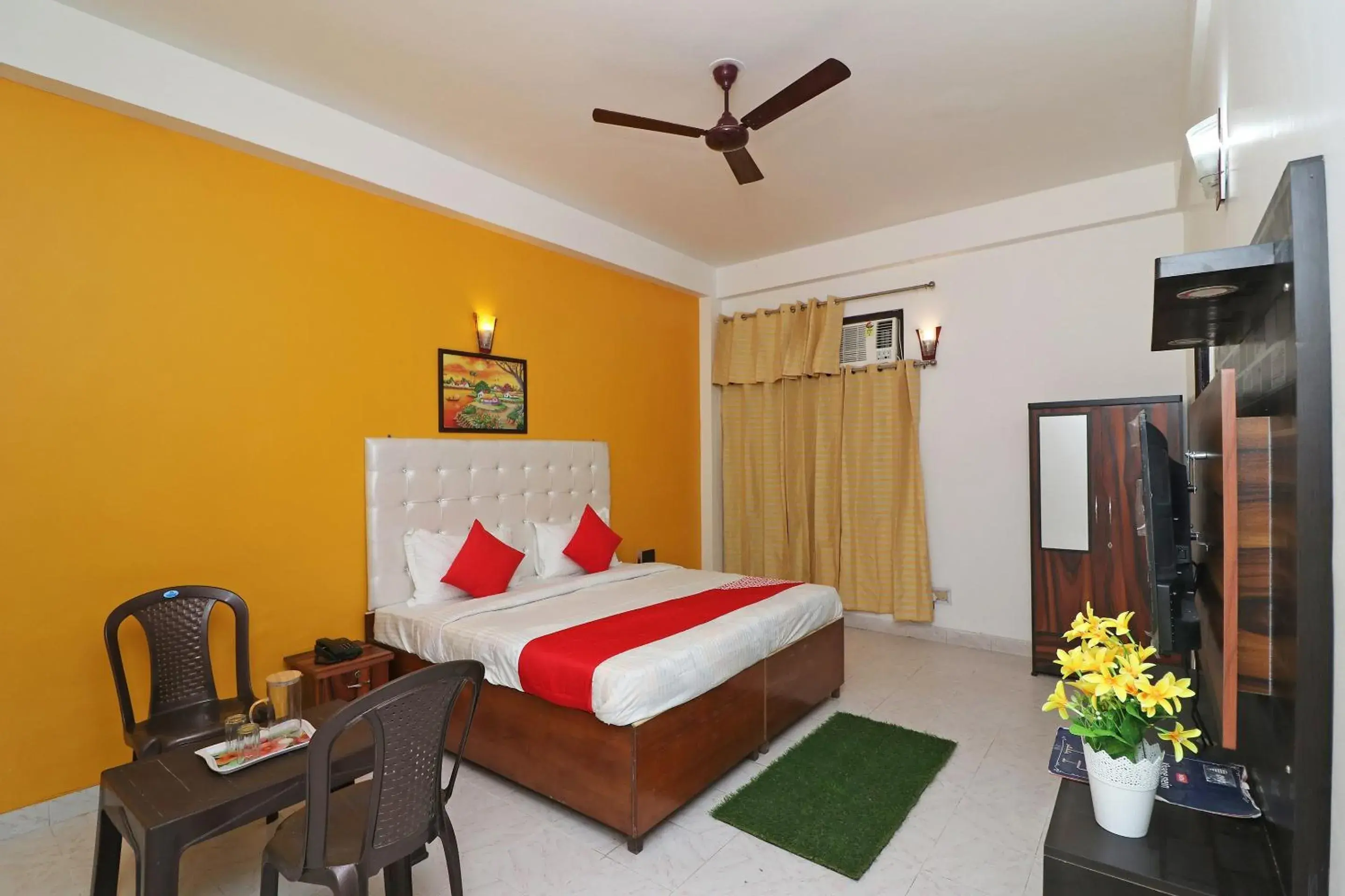 Bedroom in OYO Ooak Hotel Bedroom in OYO Ooak Hotel