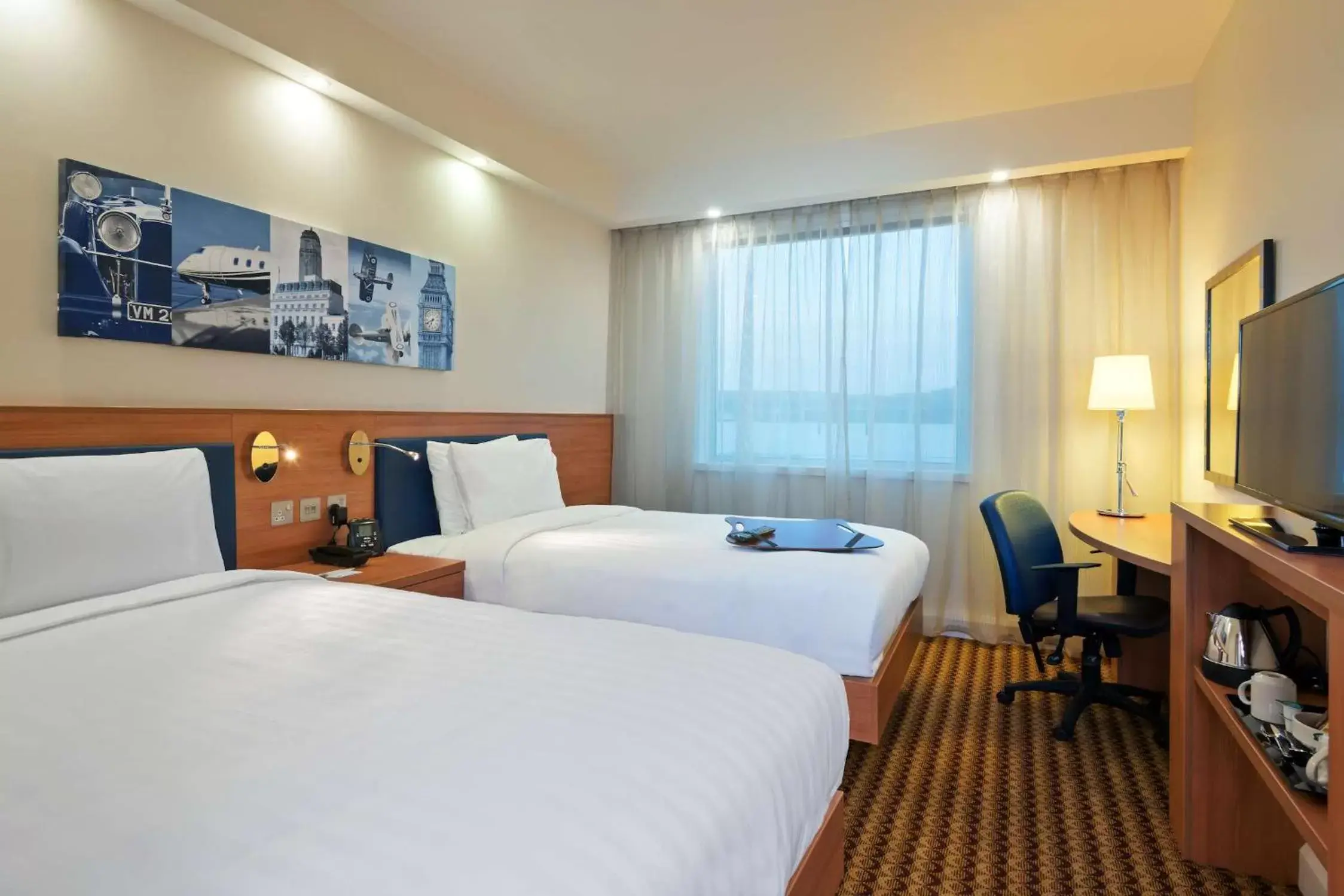 Twin Room in Hampton by Hilton Luton Airport Twin Room in Hampton by Hilton Luton Airport