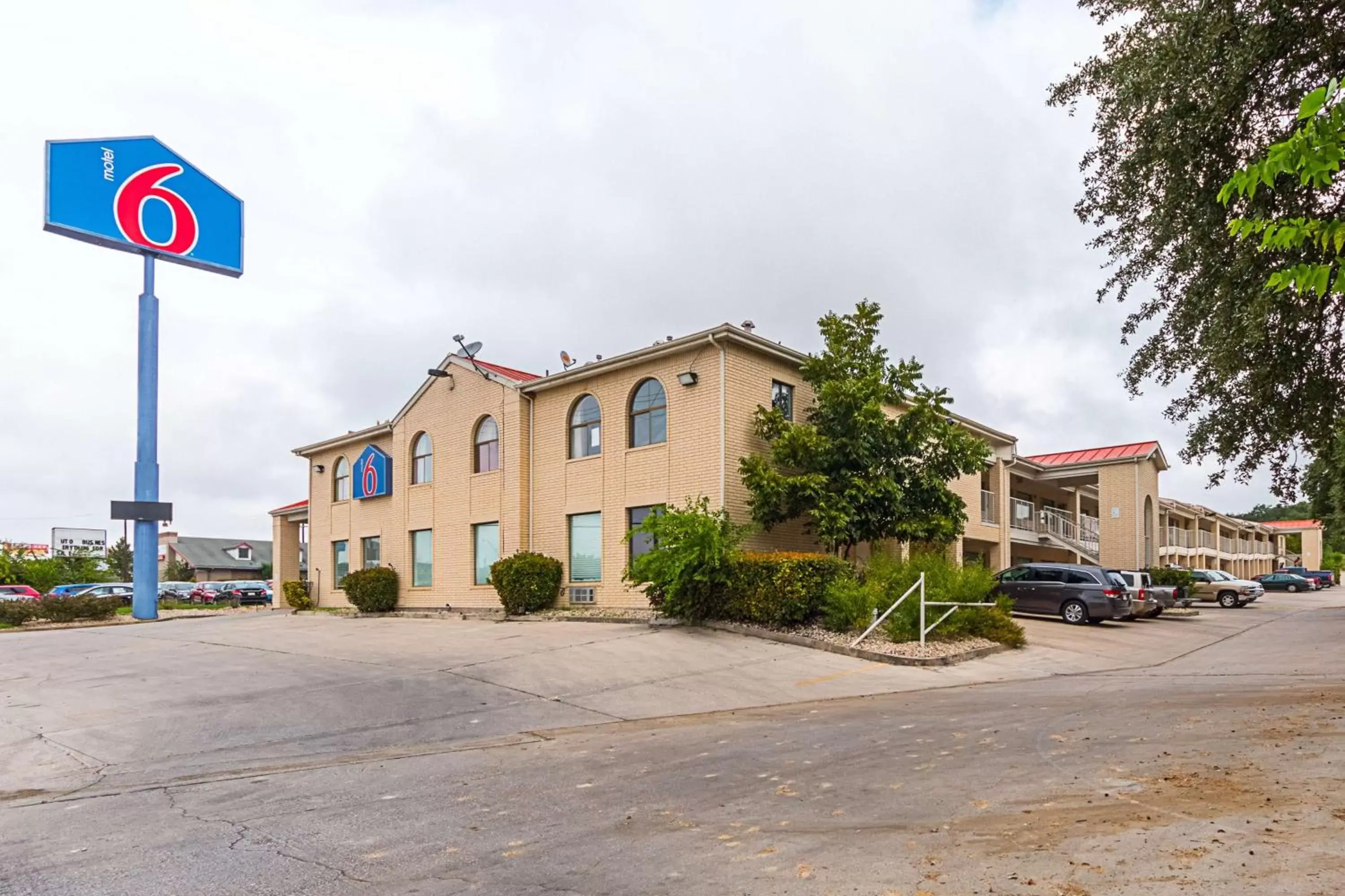 Motel 6-San Antonio, TX - Fiesta Trails Motel 6-San Antonio, TX - Fiesta Trails