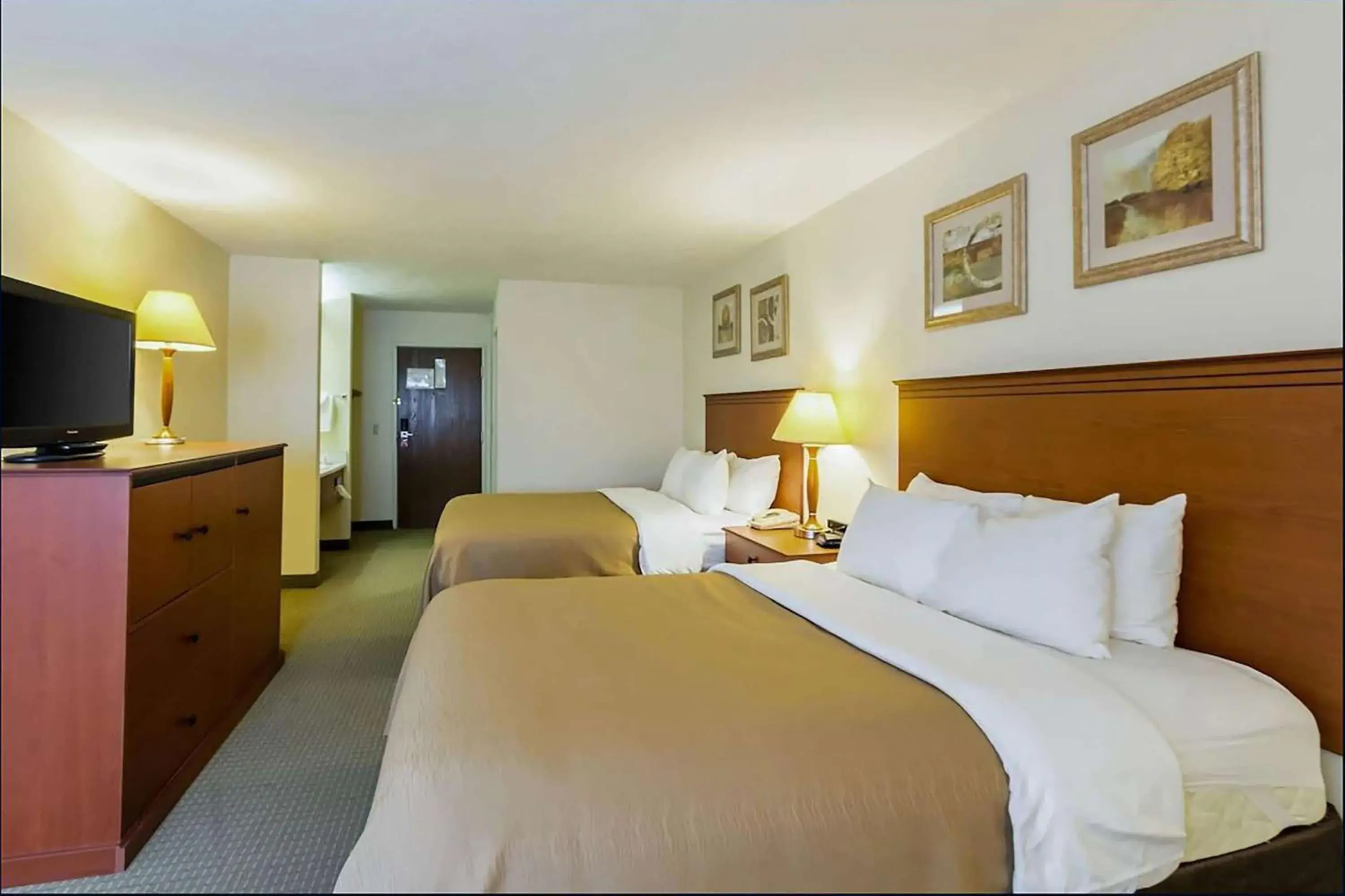 Queen Room with Two Queen Beds - Non-Smoking in Baymont by Wyndham Omaha SW Queen Room with Two Queen Beds - Non-Smoking in Baymont by Wyndham Omaha SW