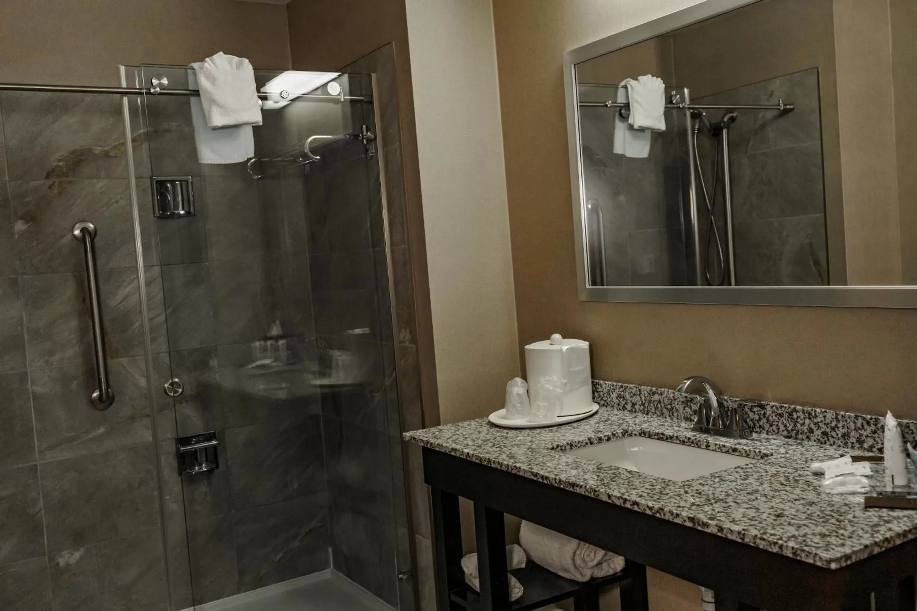 King Bed-studio Ste-dining Area-sofa-non Smk in Radisson Hotel Edmonton Airport King Bed-studio Ste-dining Area-sofa-non Smk in Radisson Hotel Edmonton Airport