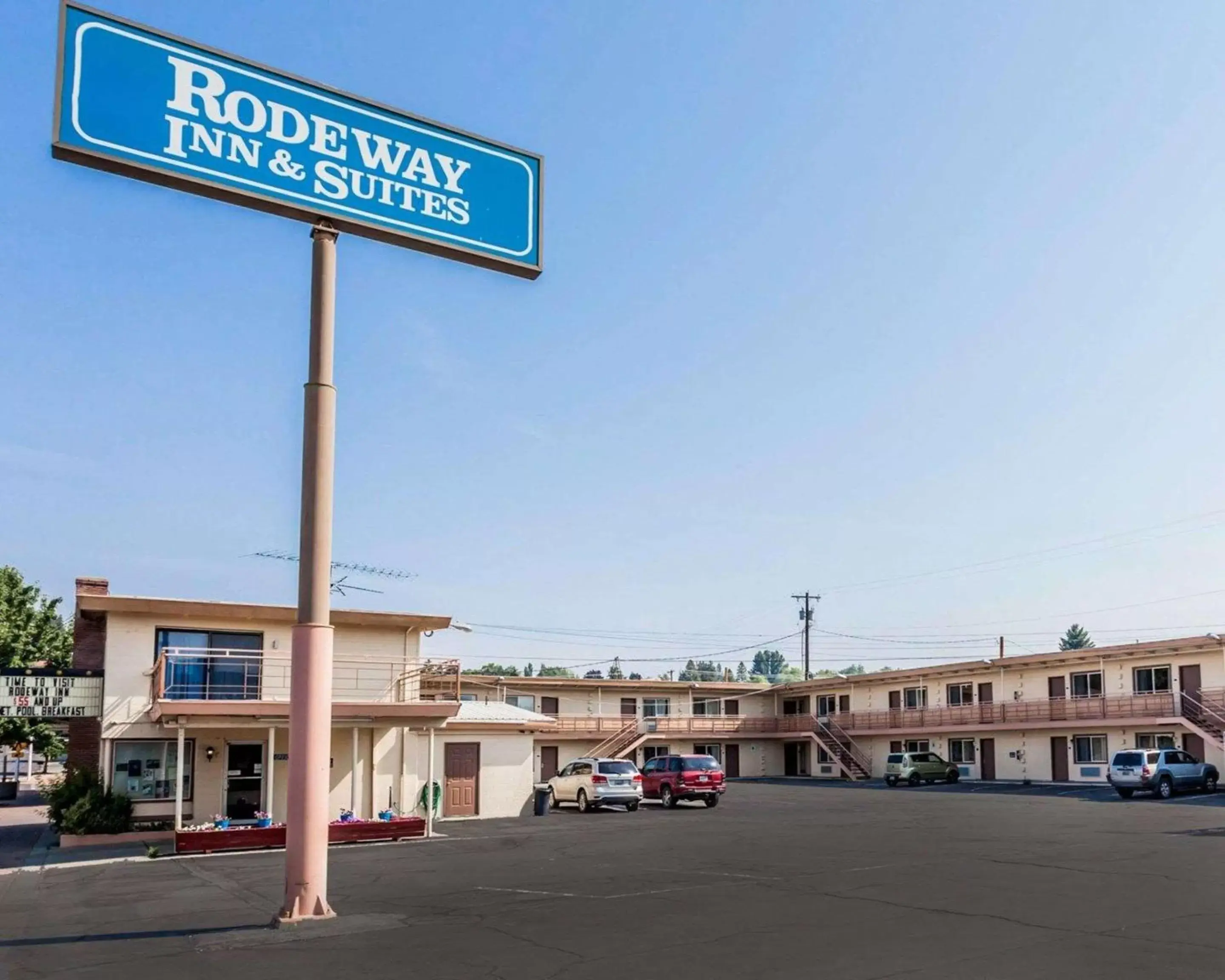 Rodeway Inn & Suites Omak - Okanogan Rodeway Inn & Suites Omak - Okanogan