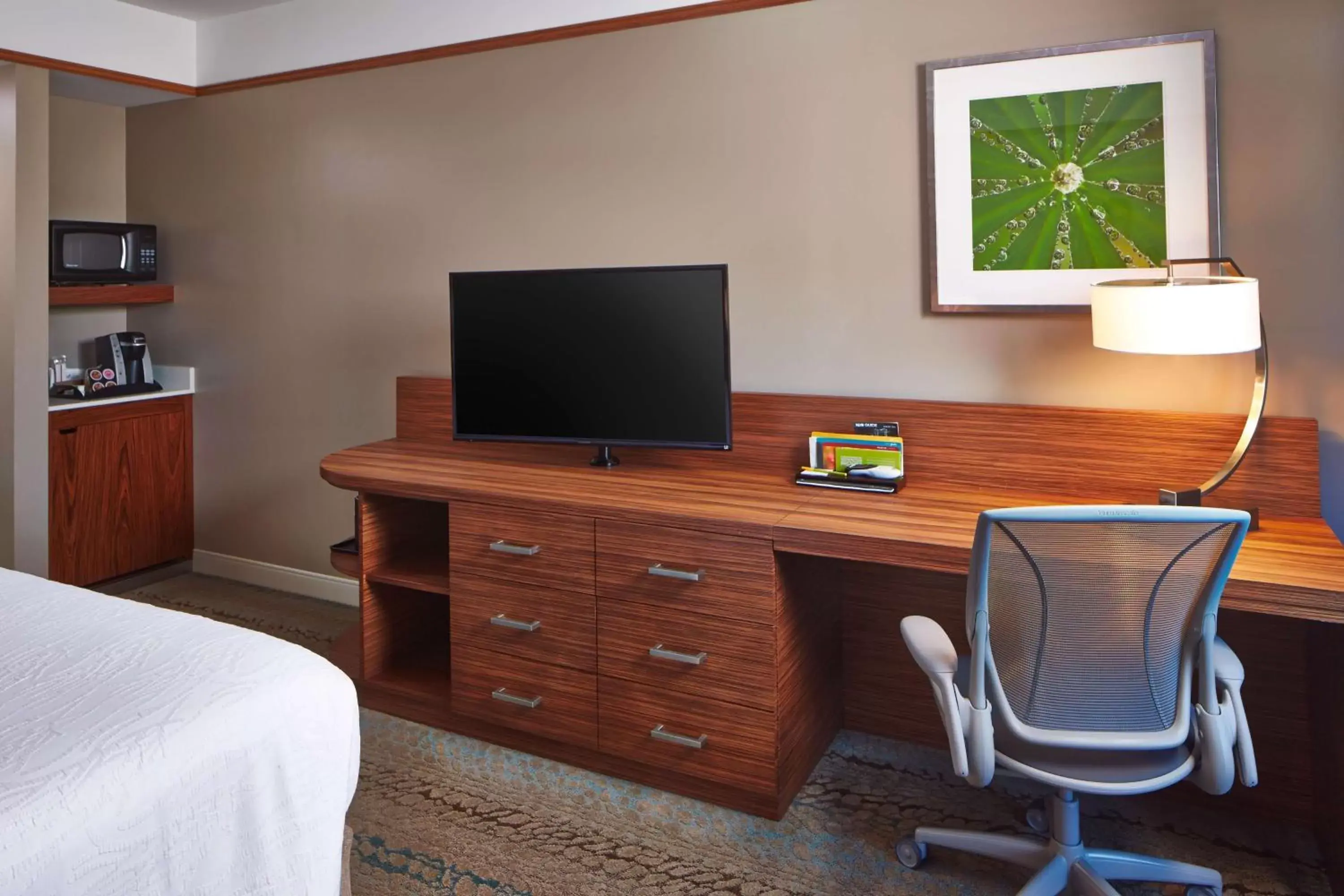 King Room in Hilton Garden Inn Boston/Marlborough King Room in Hilton Garden Inn Boston/Marlborough