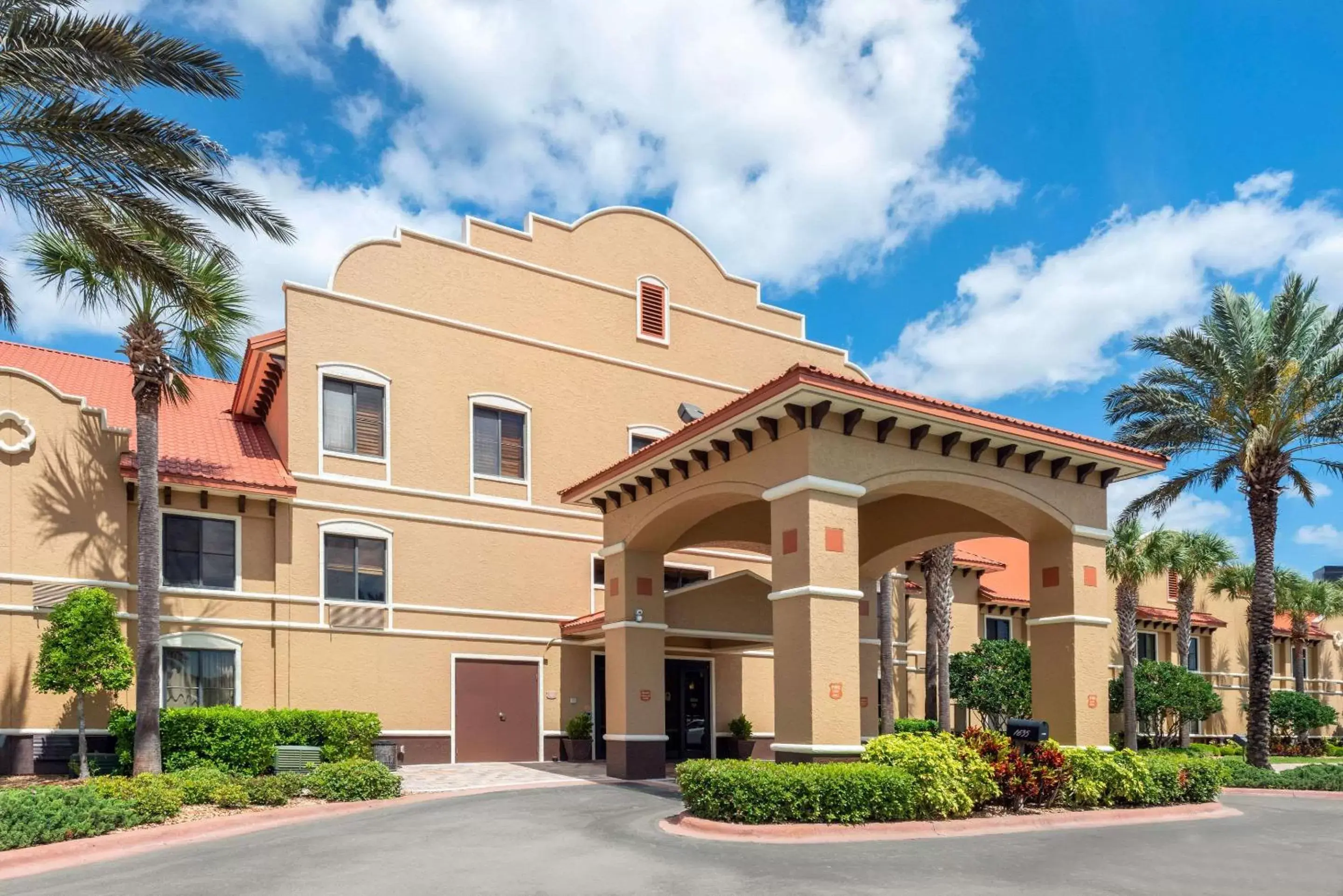 Clarion Inn Ormond Beach at Destination Daytona Clarion Inn Ormond Beach at Destination Daytona