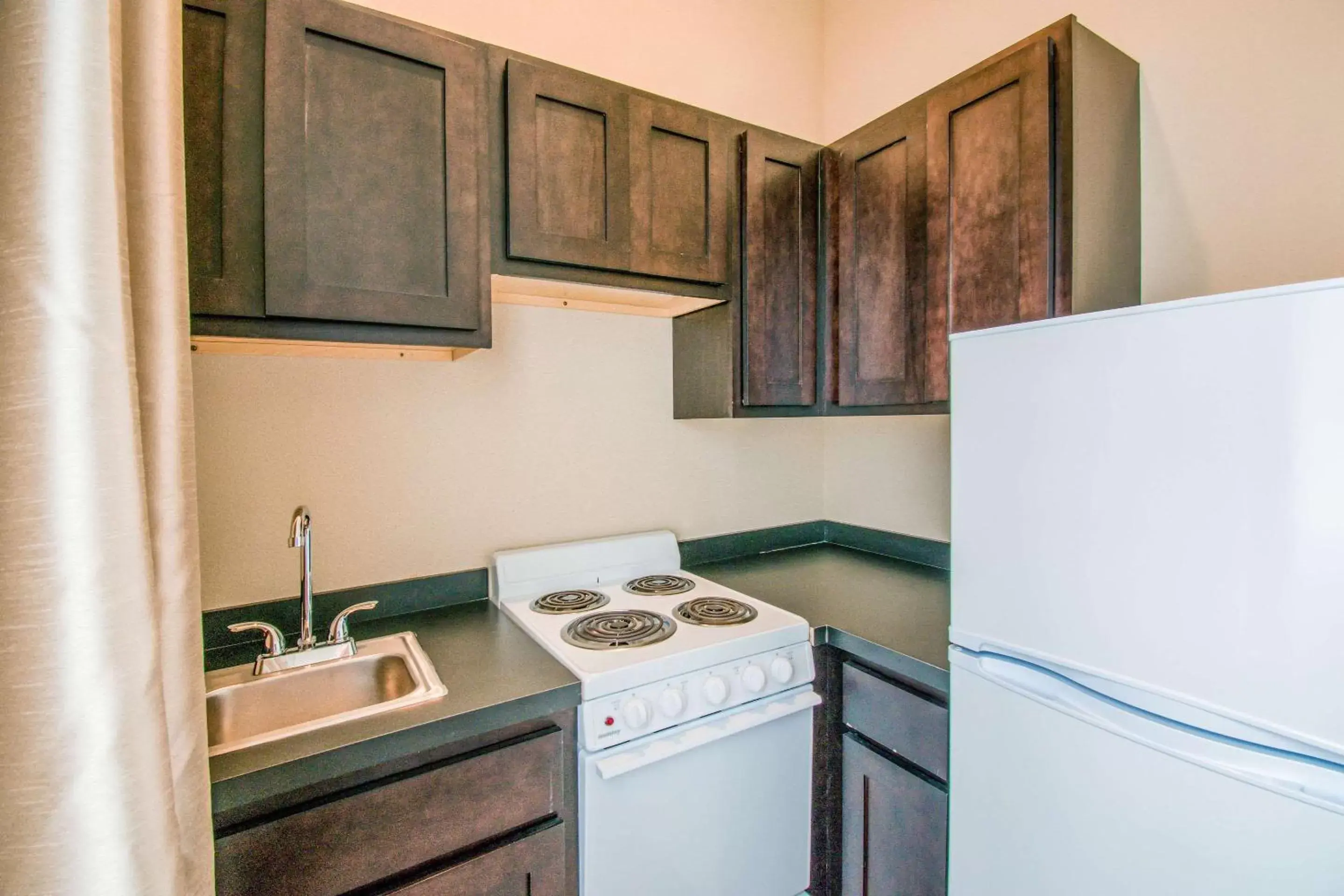 Efficiency King Room - Accessible/Non-Smoking in Comfort Inn & Suites Harrisburg - Hershey West Efficiency King Room - Accessible/Non-Smoking in Comfort Inn & Suites Harrisburg - Hershey West