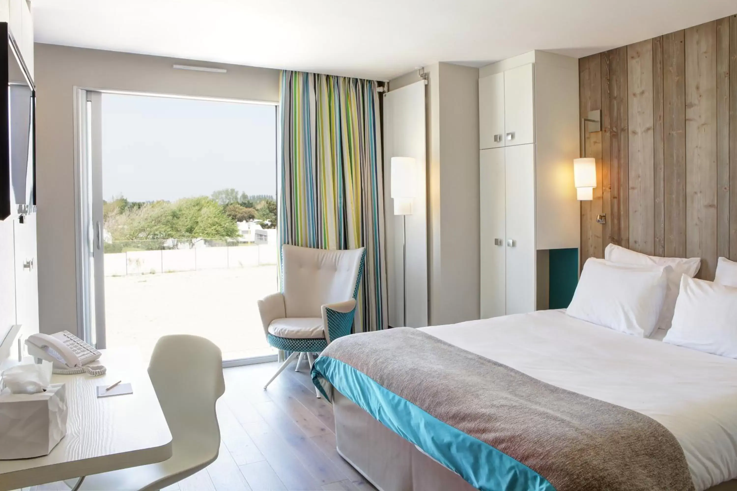 Room with Partial Sea View in Hôtel de la Baie - Thalassothérapie PREVITHAL Room with Partial Sea View in Hôtel de la Baie - Thalassothérapie PREVITHAL