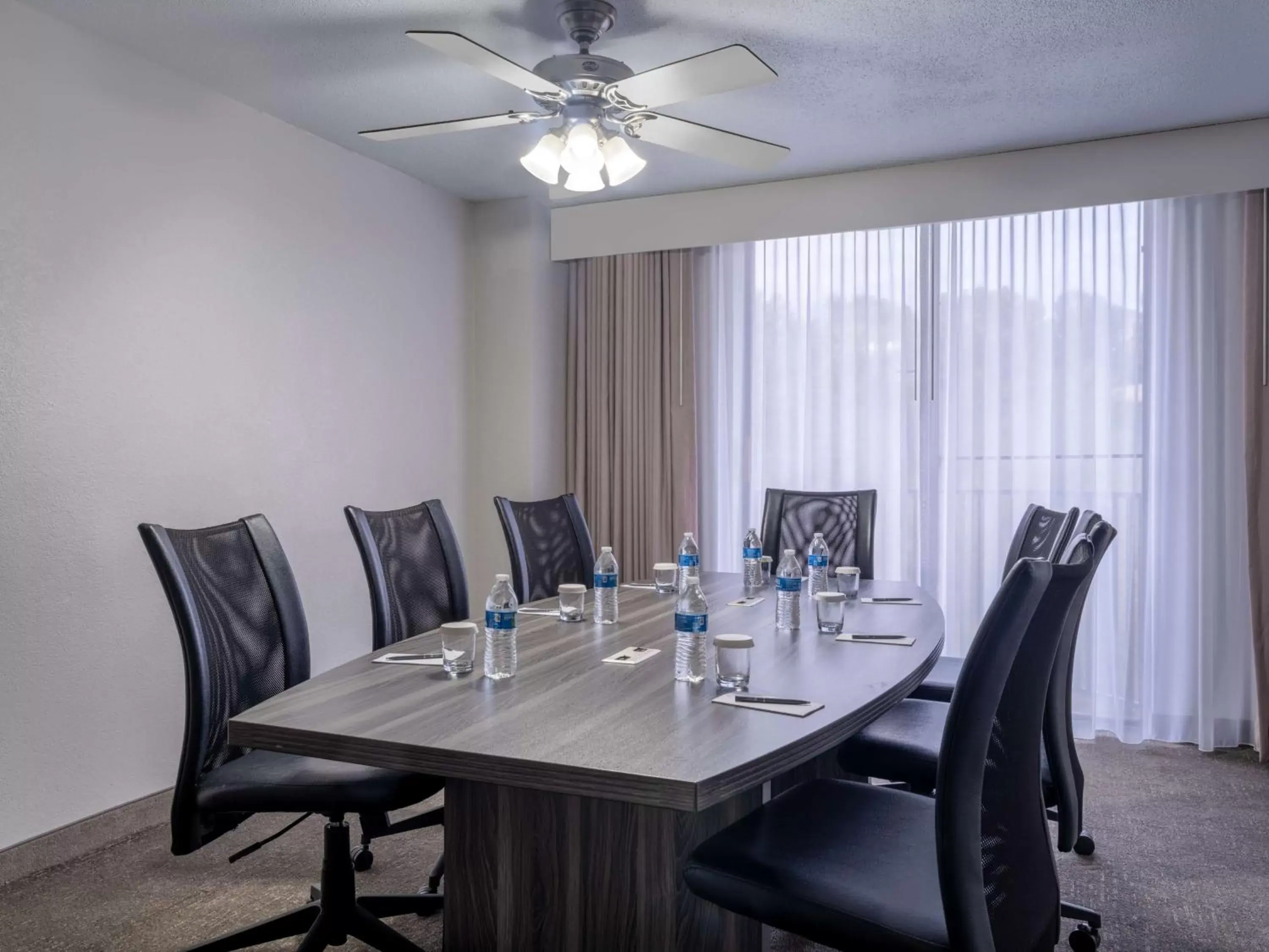 Executive King Suite - Non-Smoking in Embassy Suites Baltimore - North/Hunt Valley Executive King Suite - Non-Smoking in Embassy Suites Baltimore - North/Hunt Valley