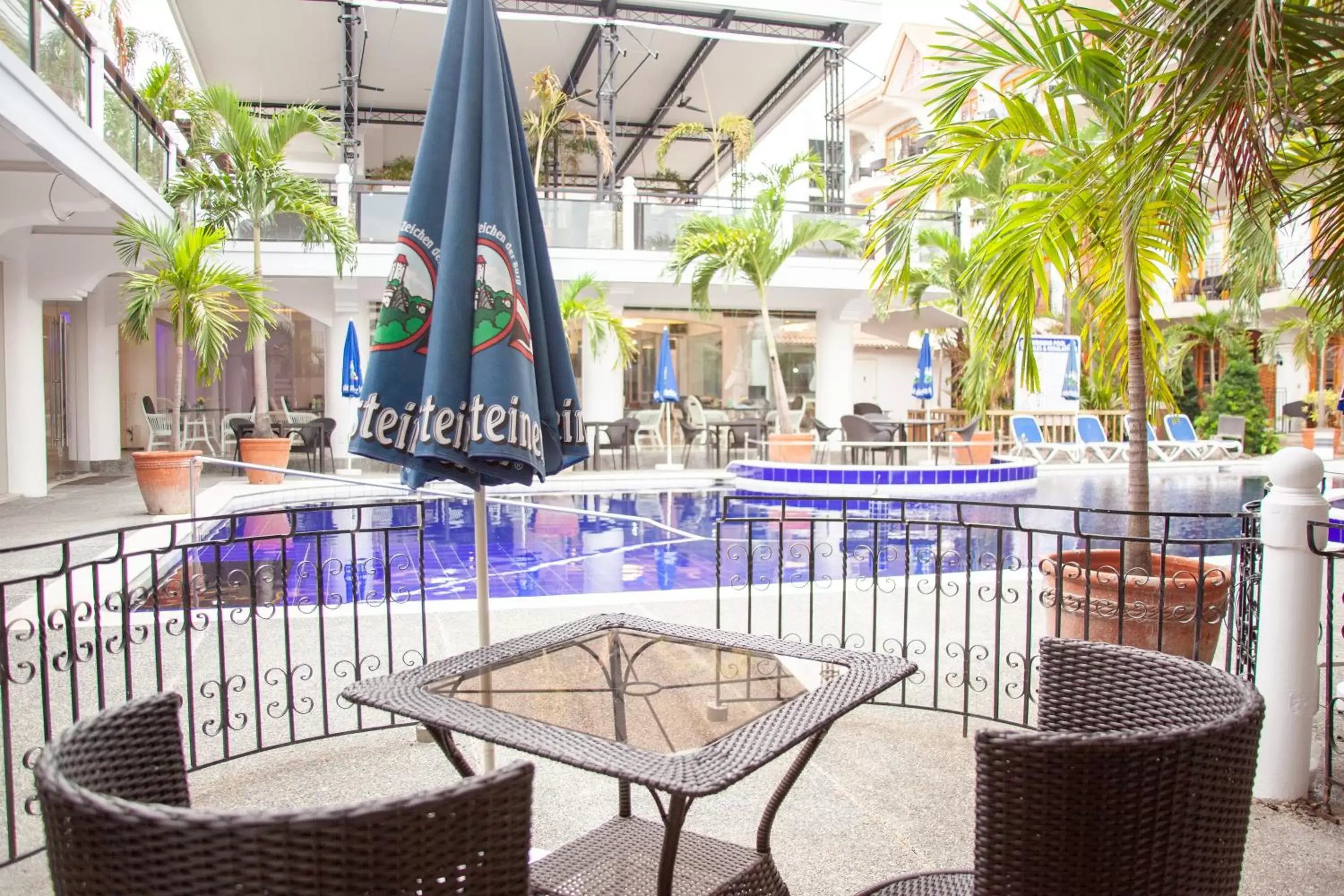 Double Room with Pool View in Clarkton Hotel Apartment Double Room with Pool View in Clarkton Hotel Apartment