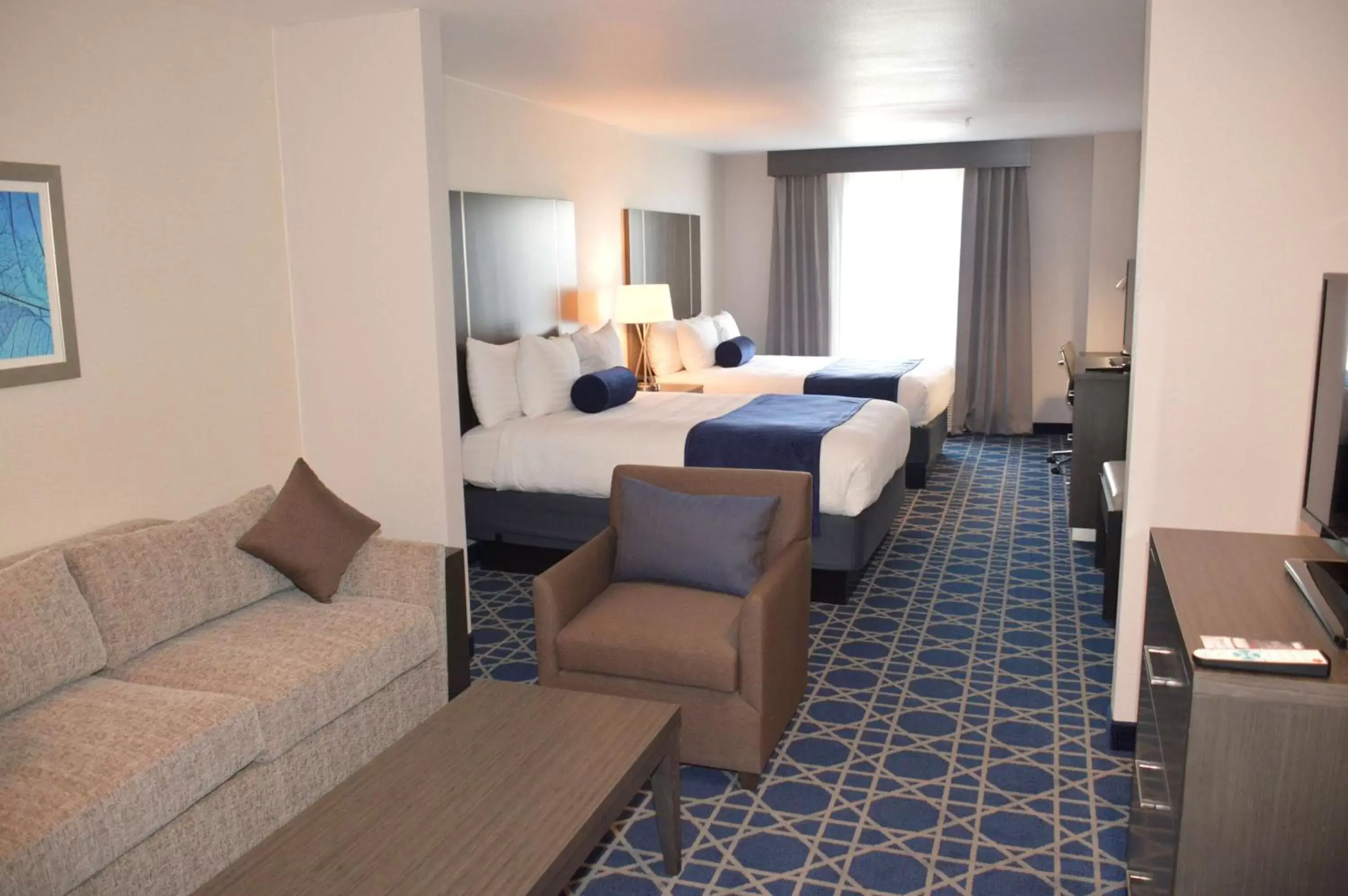 Queen Suite with Two Queen Beds and Sofa Bed in Best Western Plus Longview – University Hotel Queen Suite with Two Queen Beds and Sofa Bed in Best Western Plus Longview – University Hotel