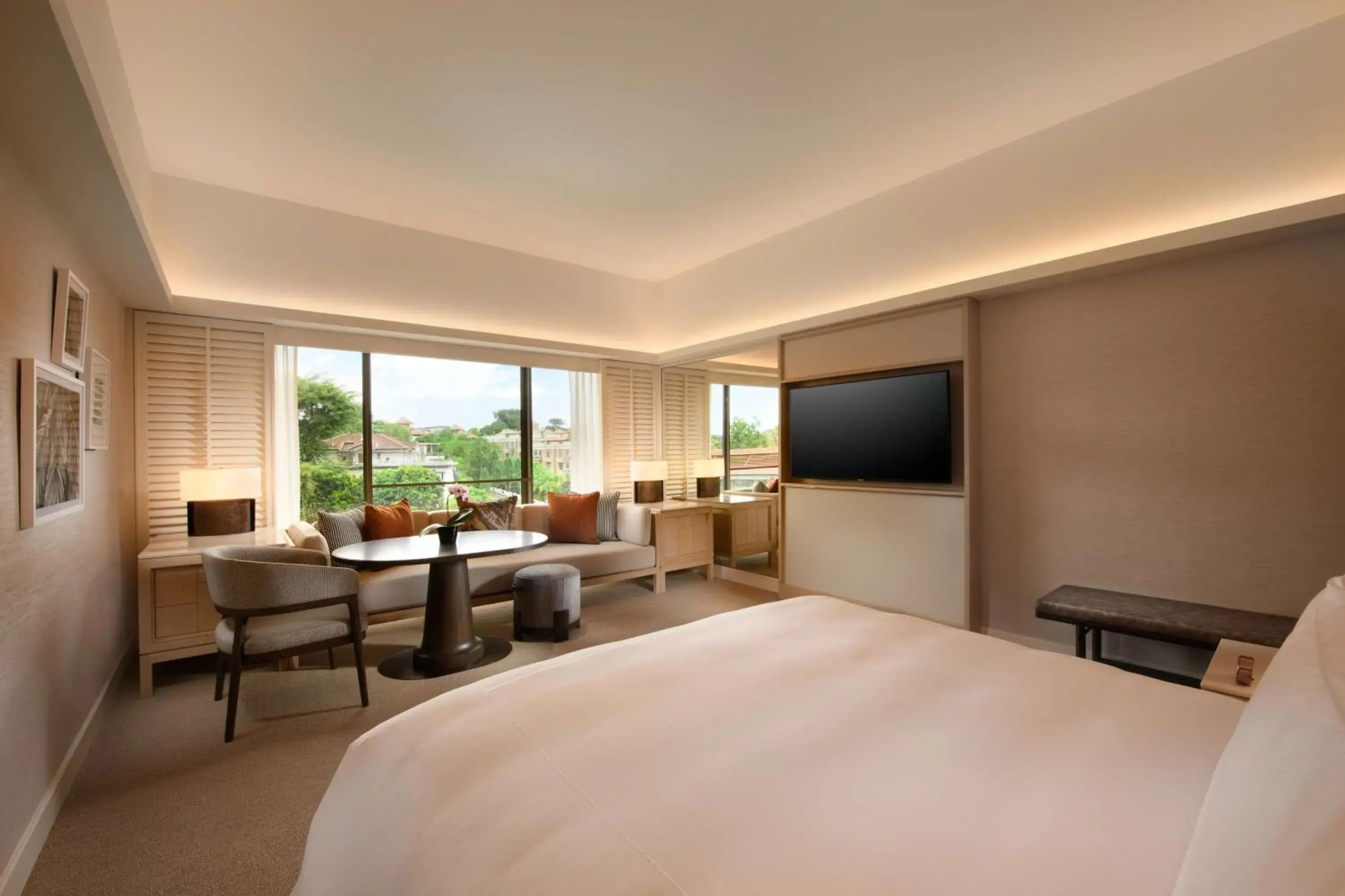 King Room - Mobility Accessible in Conrad Singapore Orchard King Room - Mobility Accessible in Conrad Singapore Orchard