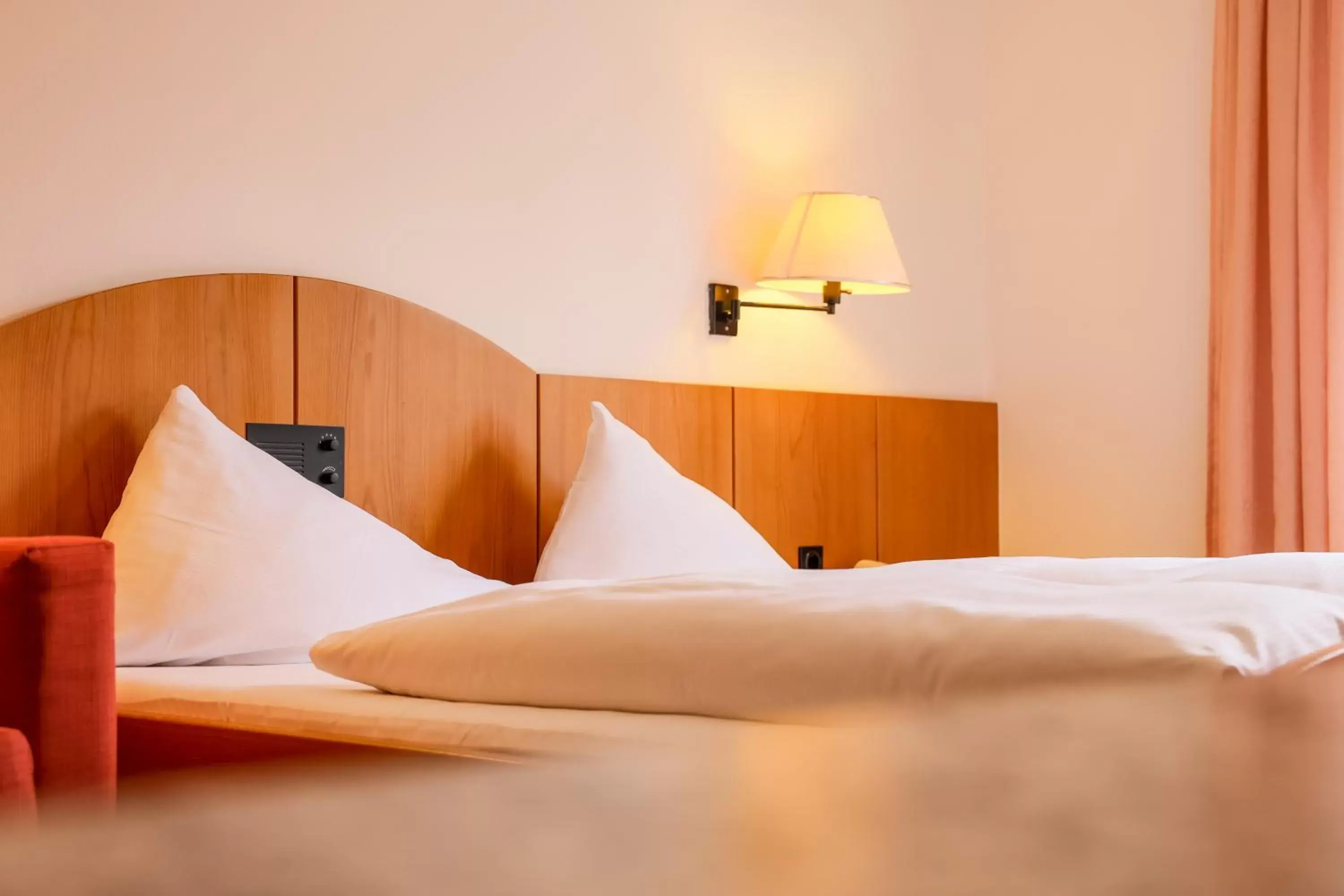 Deluxe Double Room (2 Adults + 1 Child) in Hotel Edlingerwirt - Sauna & Golfsimulator inklusive Deluxe Double Room (2 Adults + 1 Child) in Hotel Edlingerwirt - Sauna & Golfsimulator inklusive