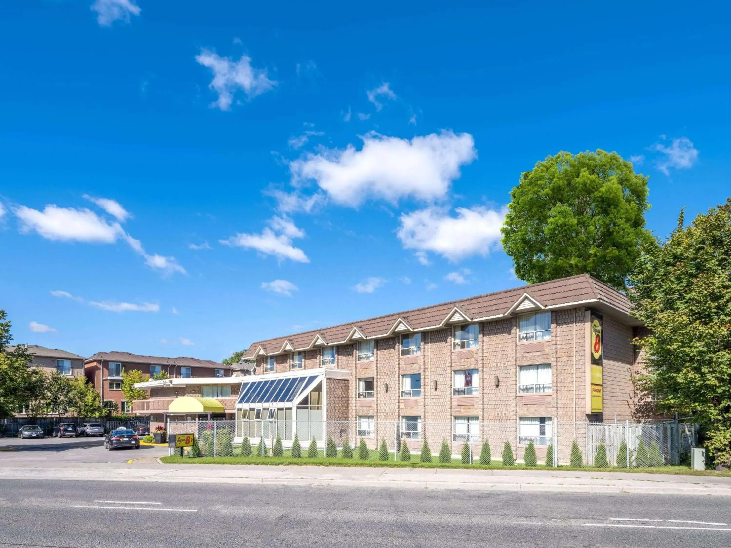 Super 8 by Wyndham Toronto East ON Super 8 by Wyndham Toronto East ON