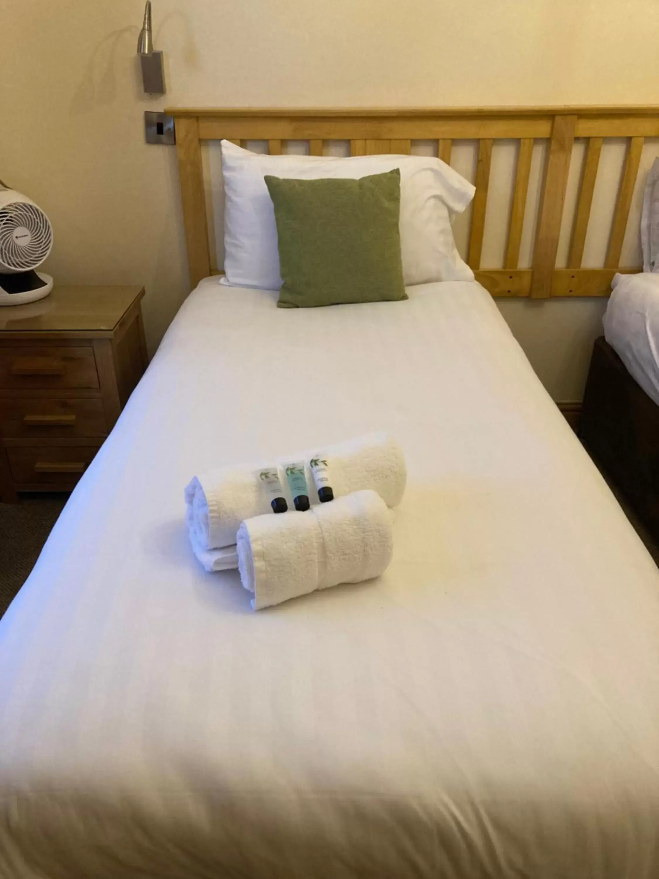 Large Twin Room in Pepper Street Rooms Large Twin Room in Pepper Street Rooms