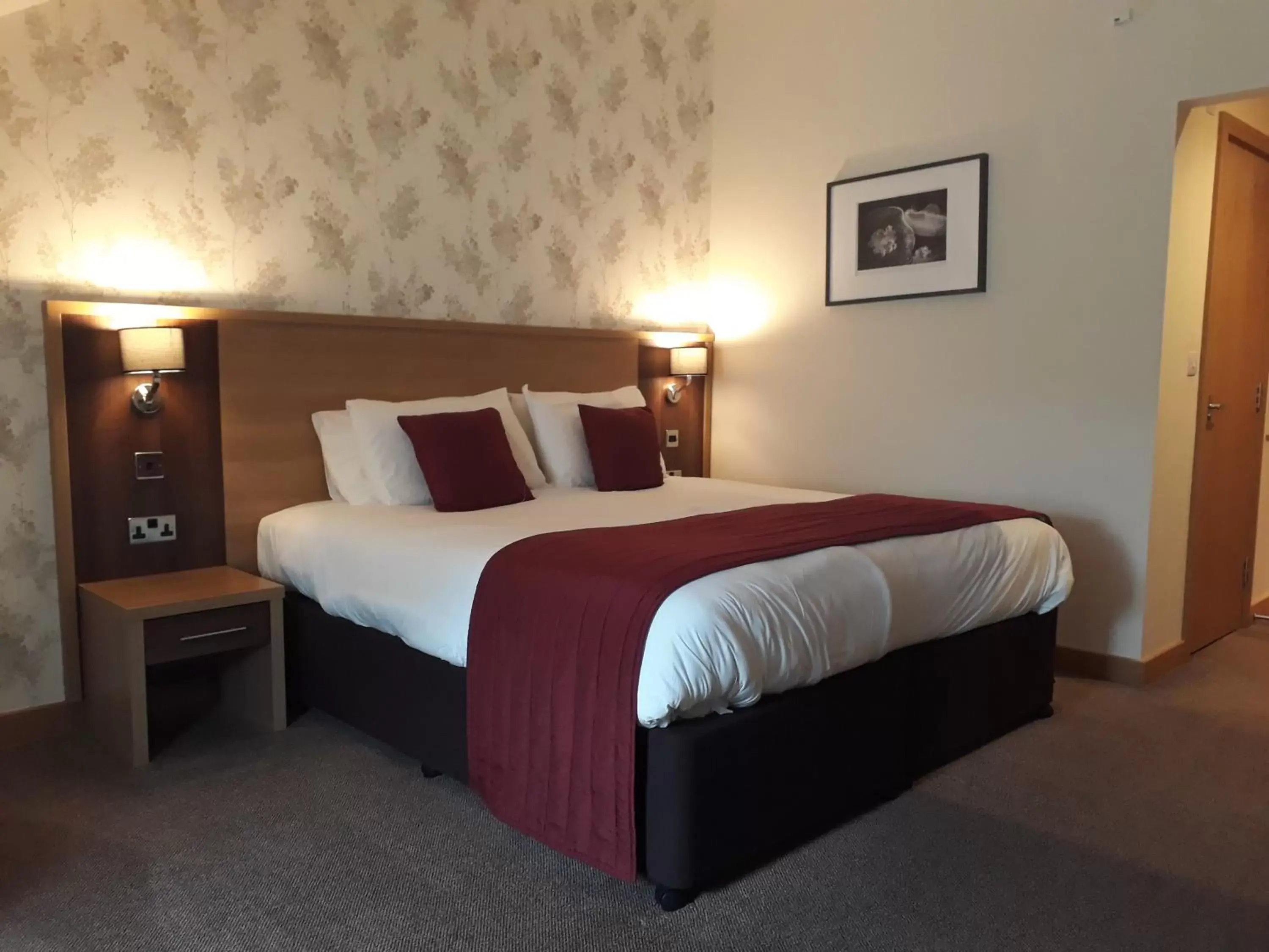 Luxury Double Room - single occupancy in Weald of Kent Golf Course and Hotel Luxury Double Room - single occupancy in Weald of Kent Golf Course and Hotel
