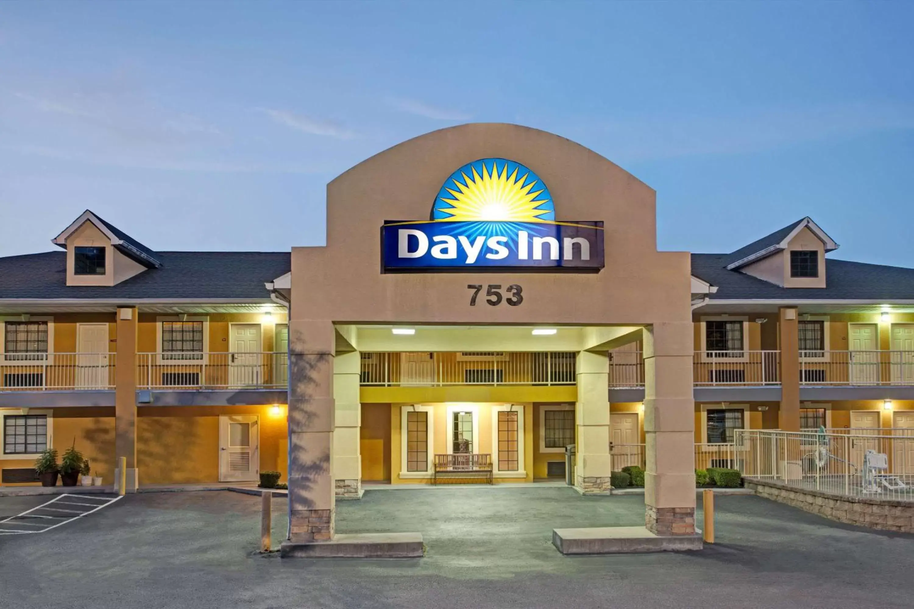 Days Inn by Wyndham Marietta White Water Days Inn by Wyndham Marietta White Water
