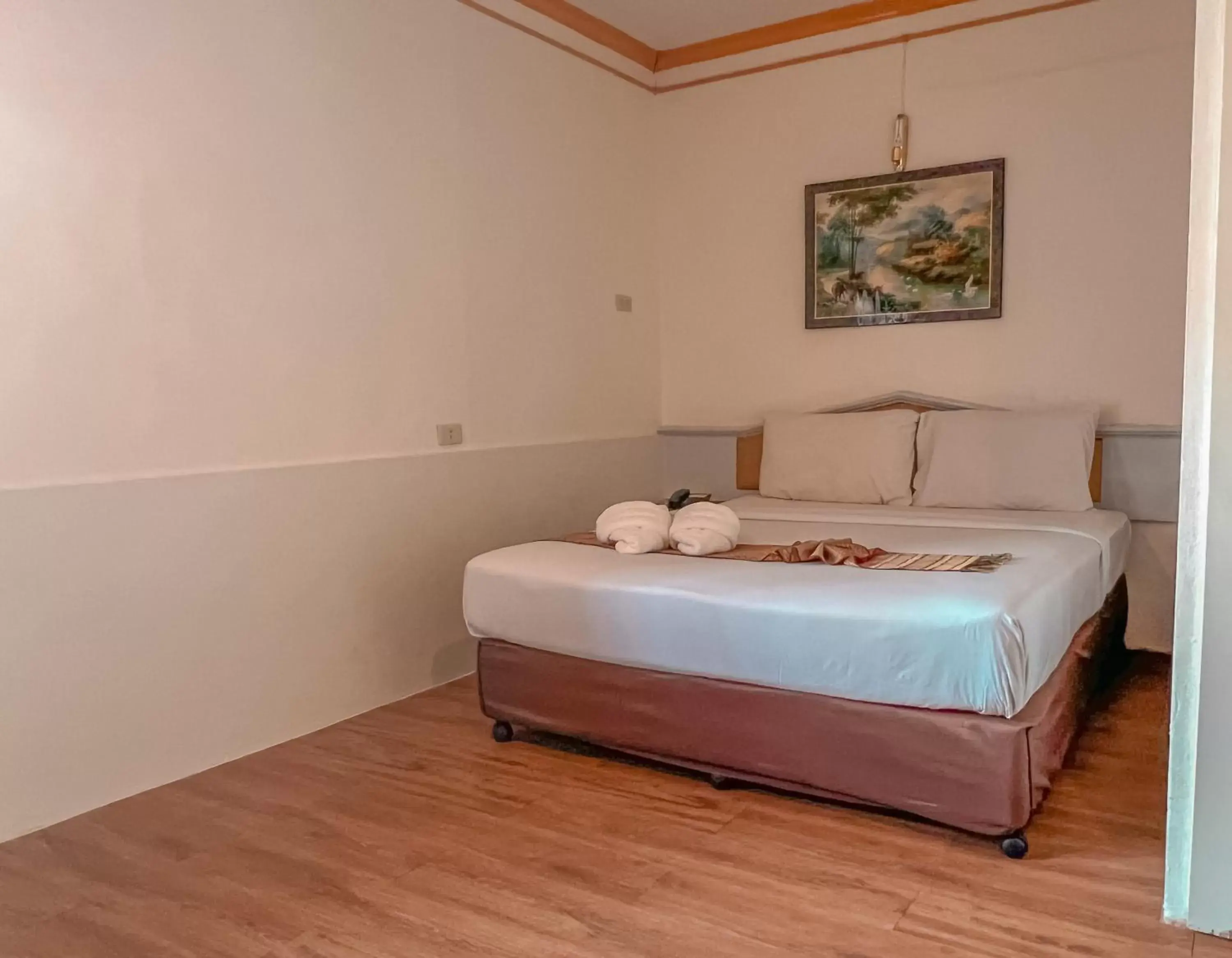 Standard Double Room in Merlin Grand Hotel Standard Double Room in Merlin Grand Hotel