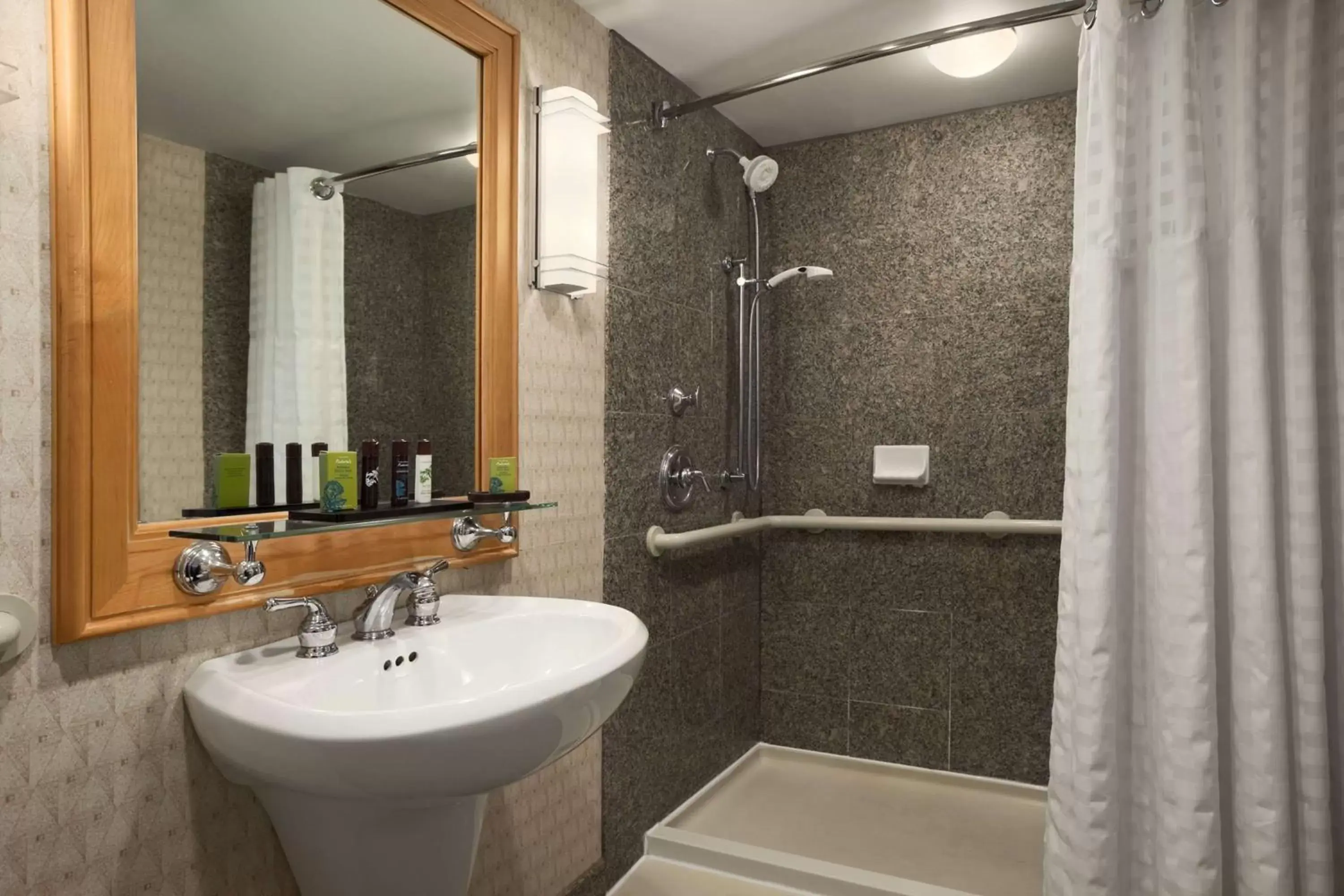 Suite with Two Queen Beds and Roll-In Shower - Mobility and Hearing Access/Non-Smoking in Embassy Suites by Hilton Chicago O'Hare Rosemont Suite with Two Queen Beds and Roll-In Shower - Mobility and Hearing Access/Non-Smoking in Embassy Suites by Hilton Chicago O'Hare Rosemont