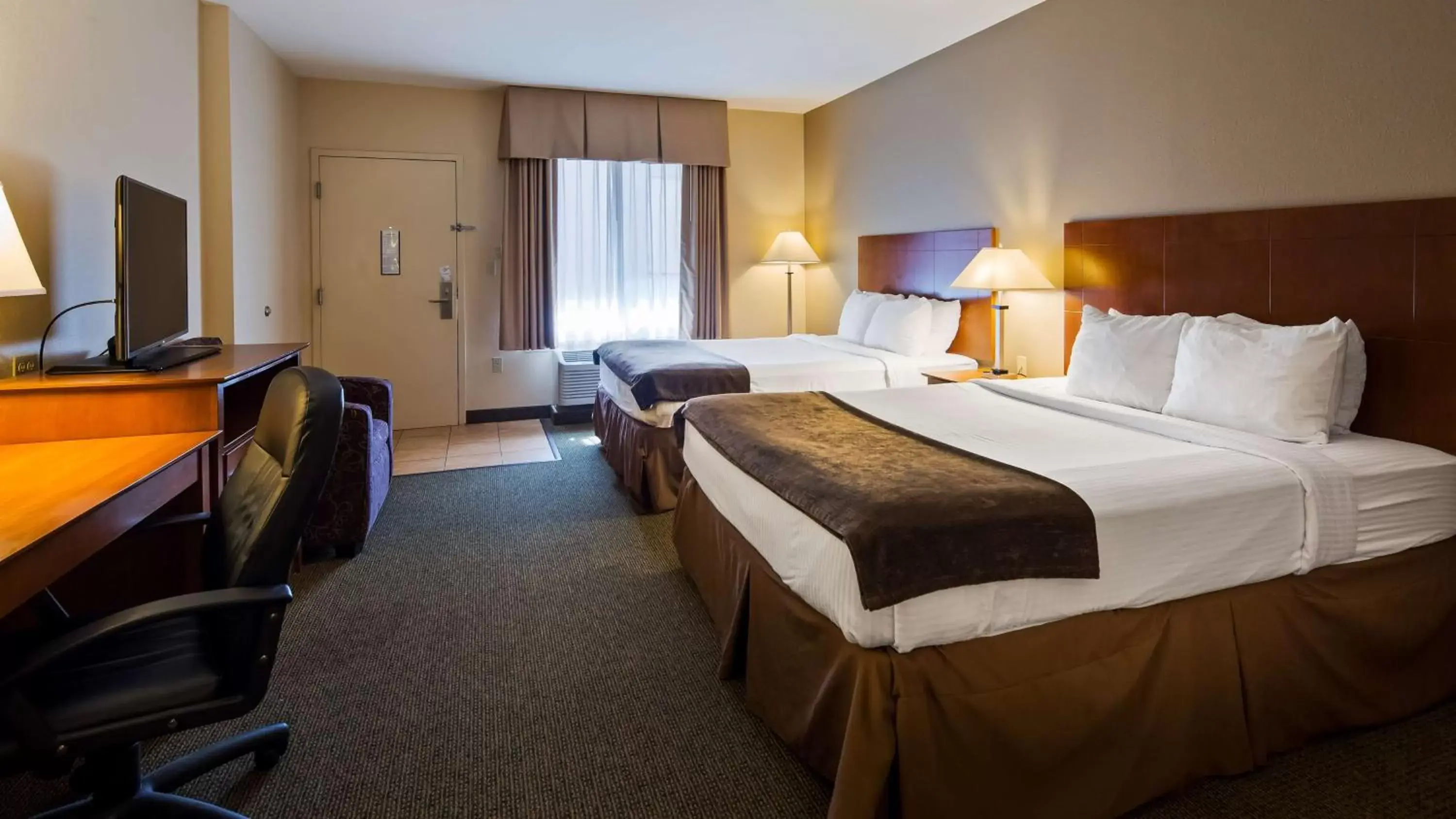 Double Room with Two Double Beds in Best Western Williamsport Inn Double Room with Two Double Beds in Best Western Williamsport Inn