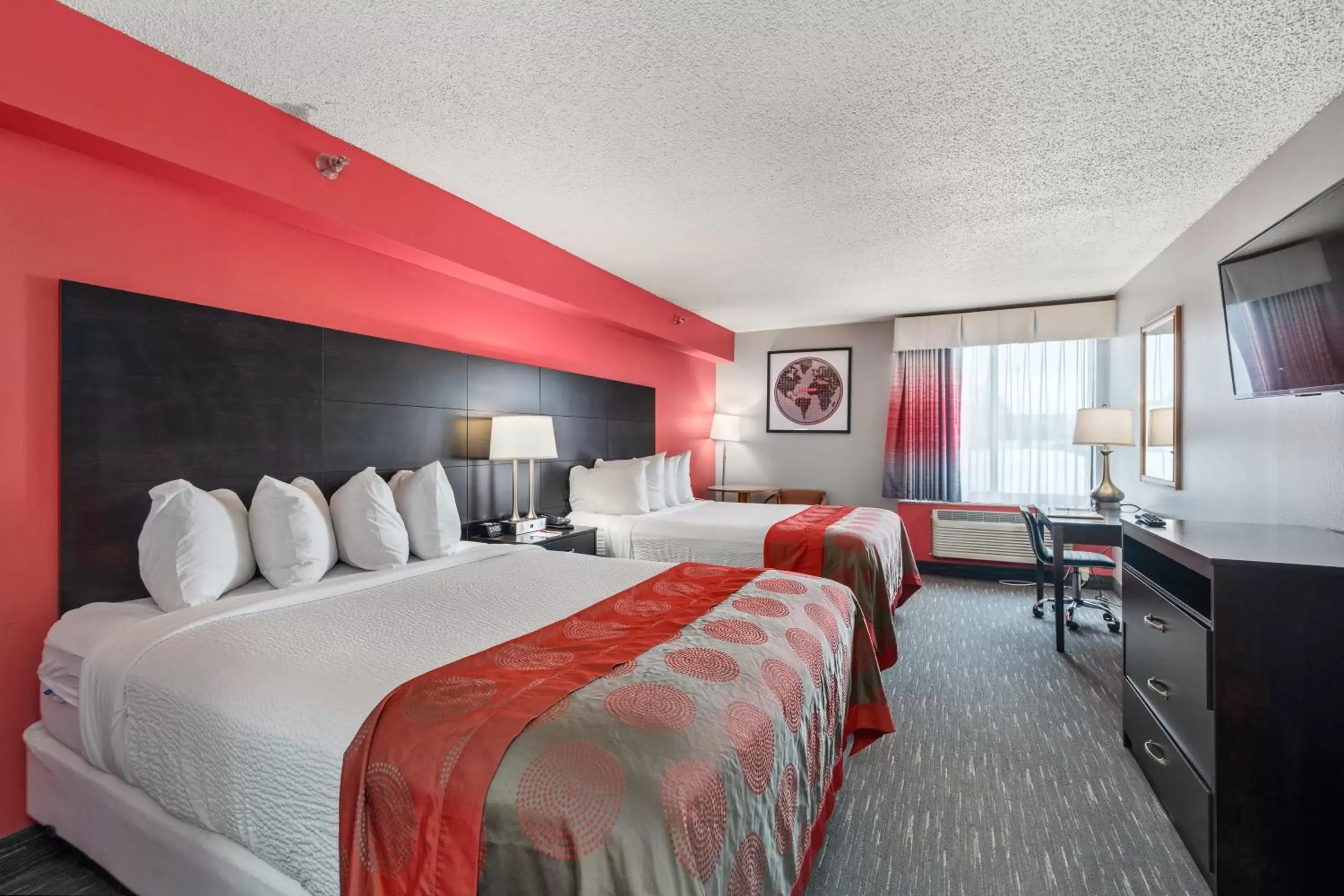 One-Bedroom Queen Suite - Mobility Access/Non-Smoking in Ramada by Wyndham Sioux Falls Airport - Waterpark Resort & Event Center One-Bedroom Queen Suite - Mobility Access/Non-Smoking in Ramada by Wyndham Sioux Falls Airport - Waterpark Resort & Event Center