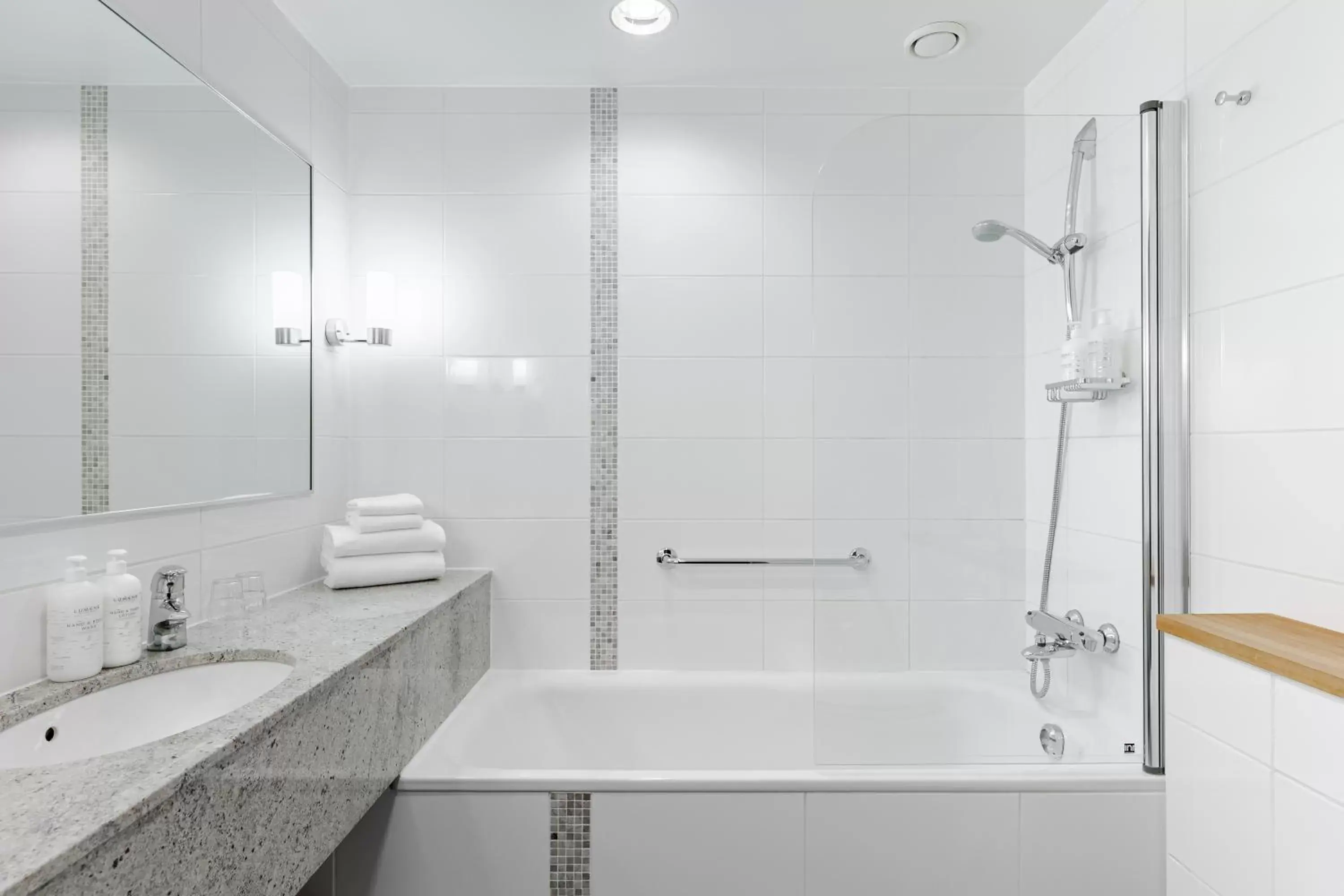 Superior Triple Room in Break Sokos Hotel Flamingo Superior Triple Room in Break Sokos Hotel Flamingo